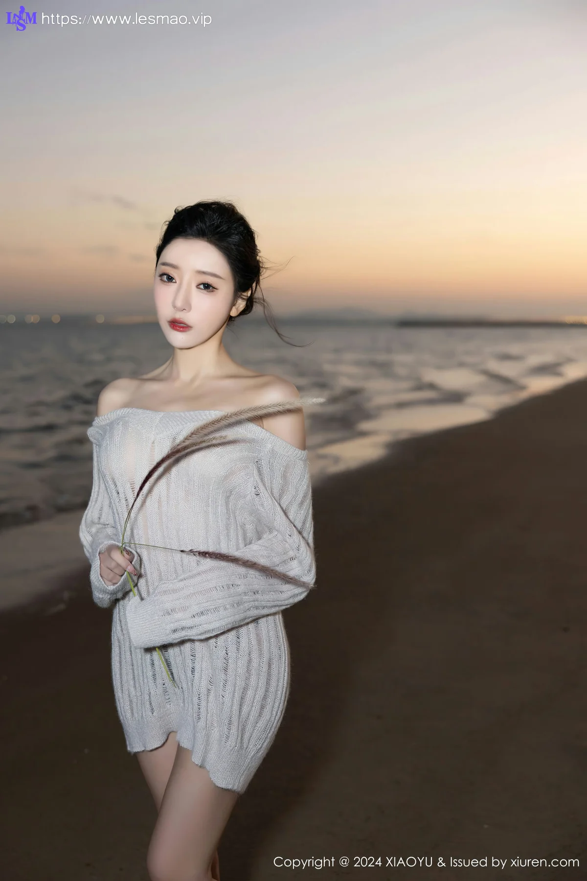 XIAOYU  语画  Vol.1200  王馨瑶yanni 诱人黑丝海南旅拍222 - 1