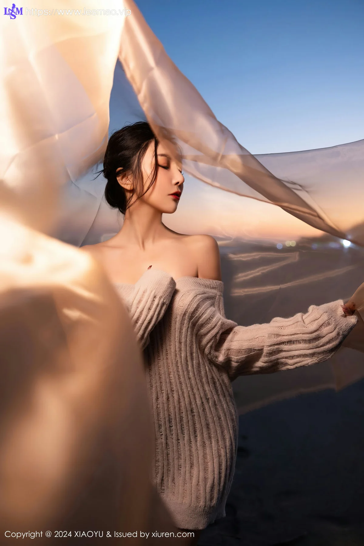 XIAOYU  语画  Vol.1200  王馨瑶yanni 诱人黑丝海南旅拍222 - 9