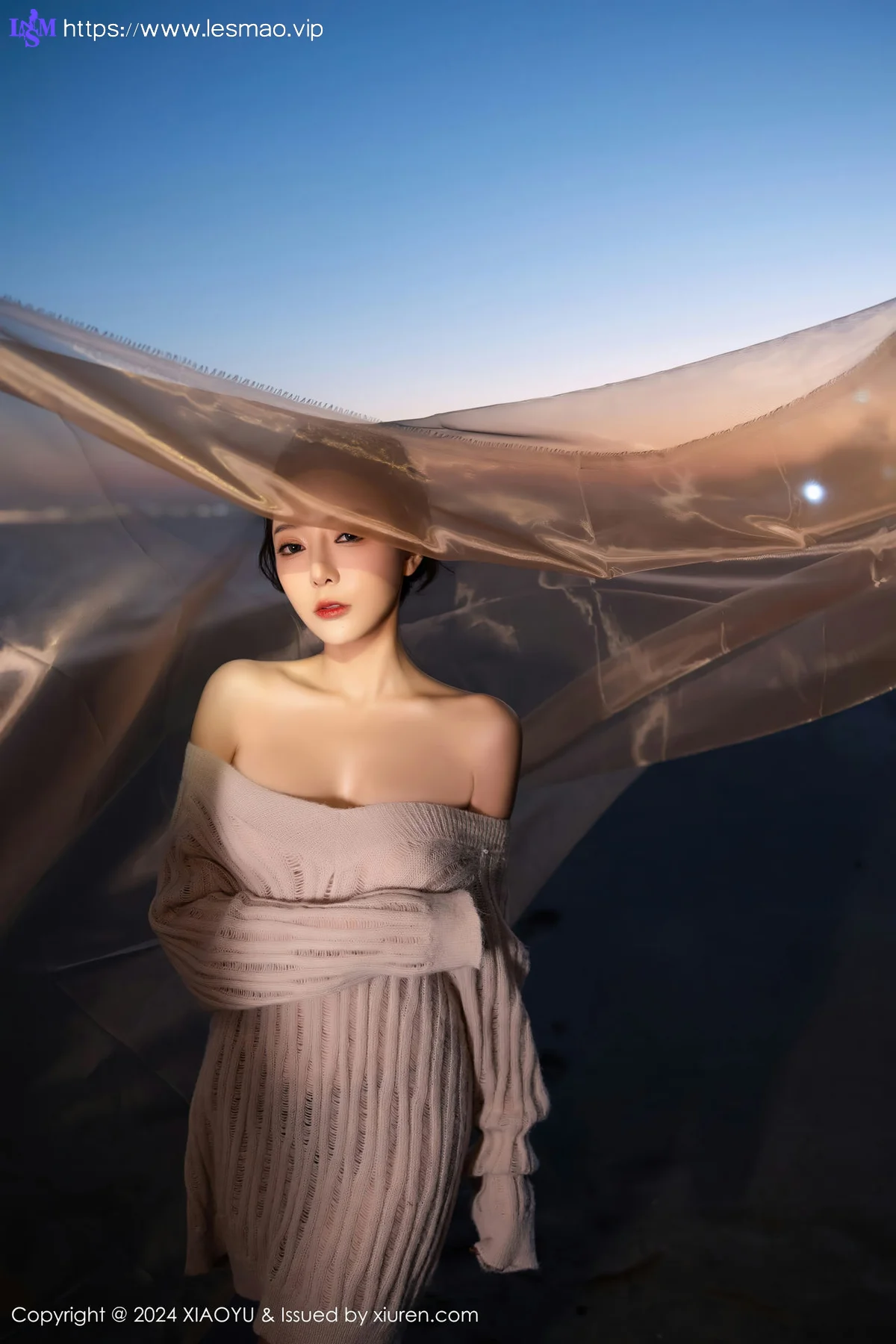 XIAOYU  语画  Vol.1200  王馨瑶yanni 诱人黑丝海南旅拍222 - 10