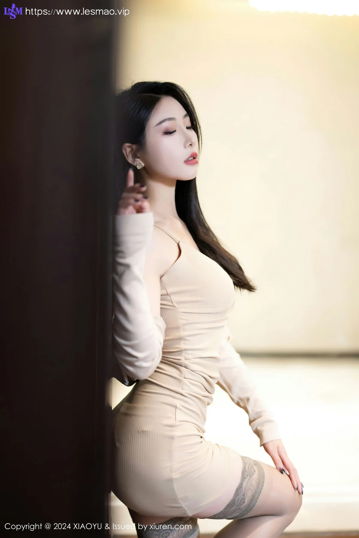 XIAOYU  语画  Vol.1235 苏苏阿 露肩连衣短裙性感写真1 - 5
