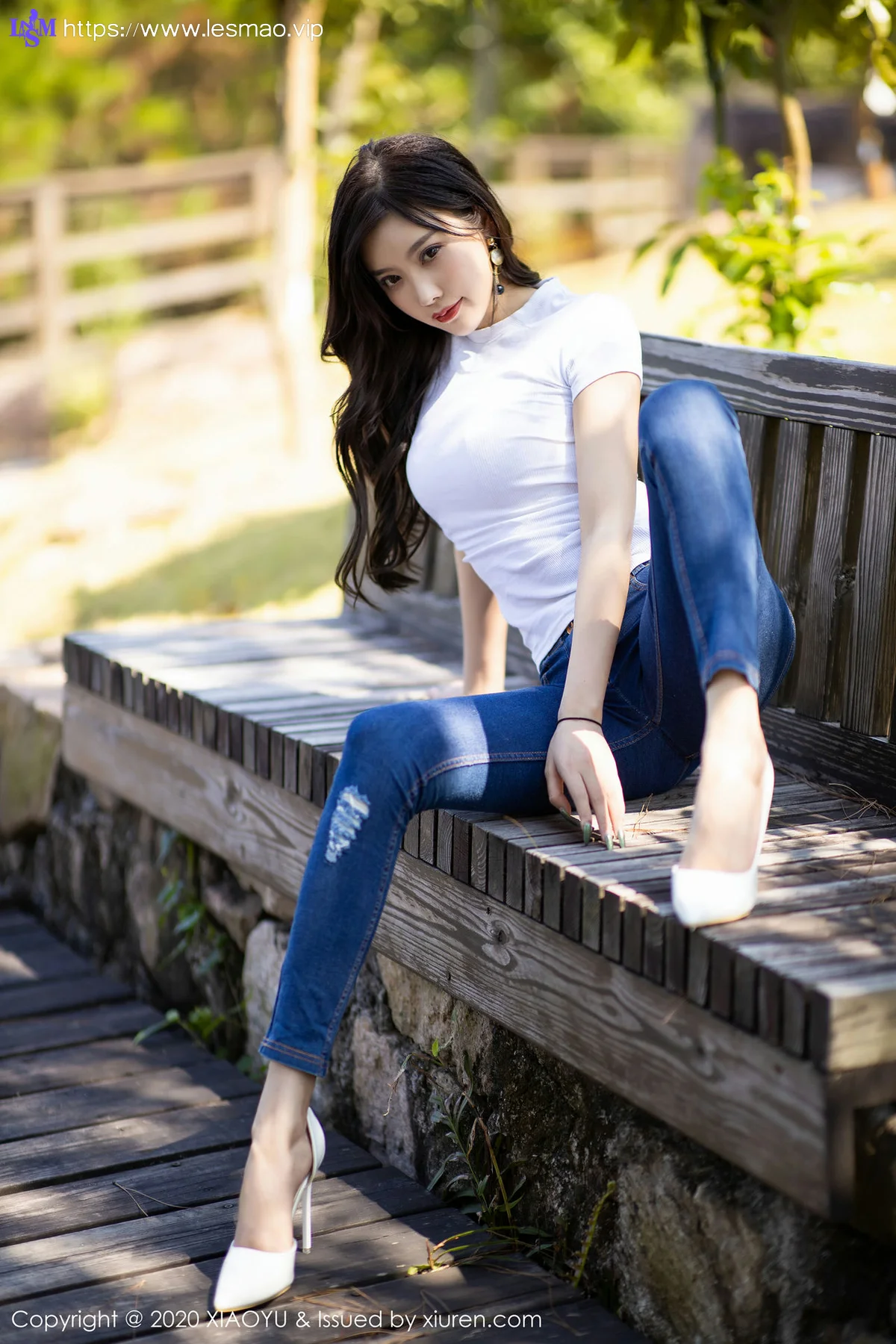 XIAOYU  语画界 Vol.300 女神户外93p 杨晨晨sugar 私房写真 - 1