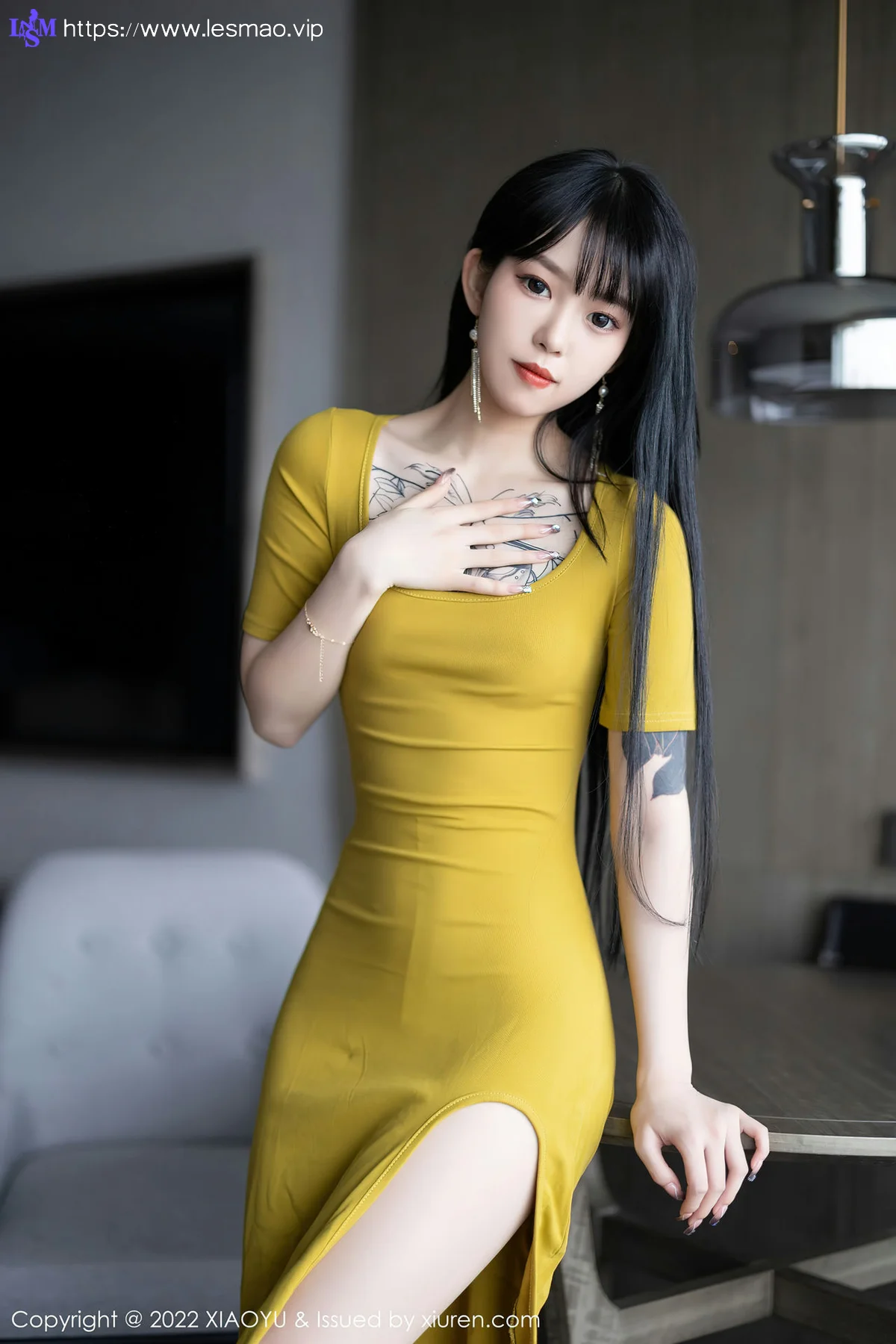 XIAOYU  语画界 Vol.829  白色丝袜 奶瓶. 性感写真1 - 3