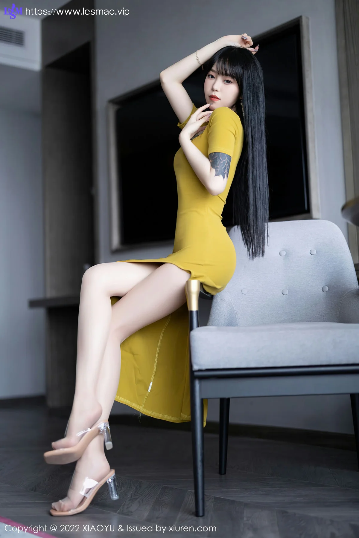 XIAOYU  语画界 Vol.829  白色丝袜 奶瓶. 性感写真1 - 8