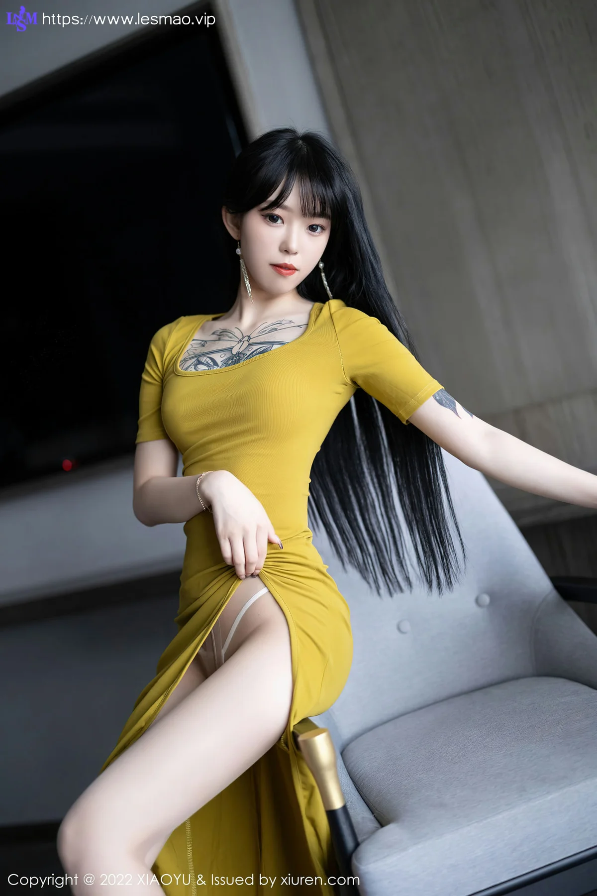 XIAOYU  语画界 Vol.829  白色丝袜 奶瓶. 性感写真1 - 1