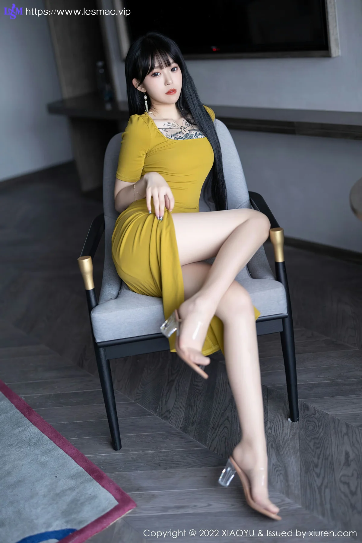 XIAOYU  语画界 Vol.829  白色丝袜 奶瓶. 性感写真1 - 3