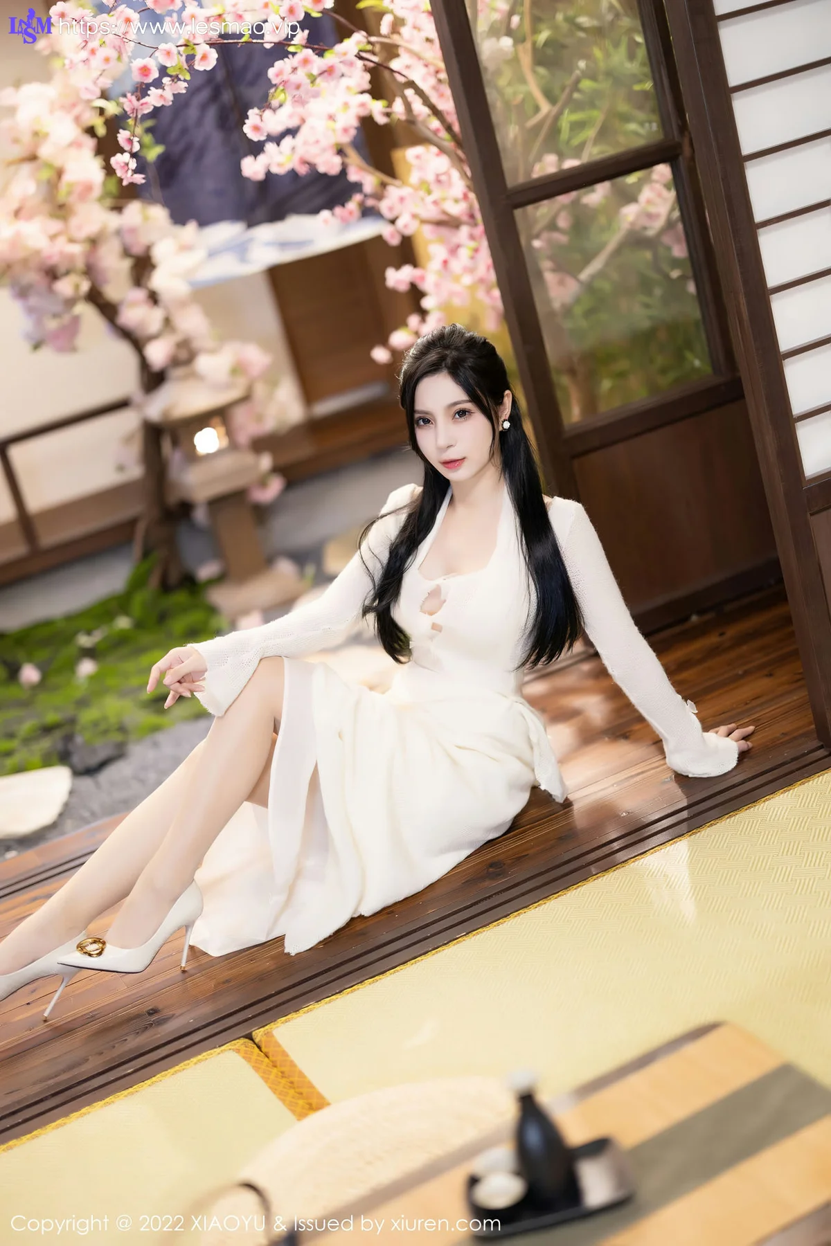 XIAOYU  语画界 Vol.869  小蛮妖Yummy 诱人原色丝袜杭州旅拍1 - 2