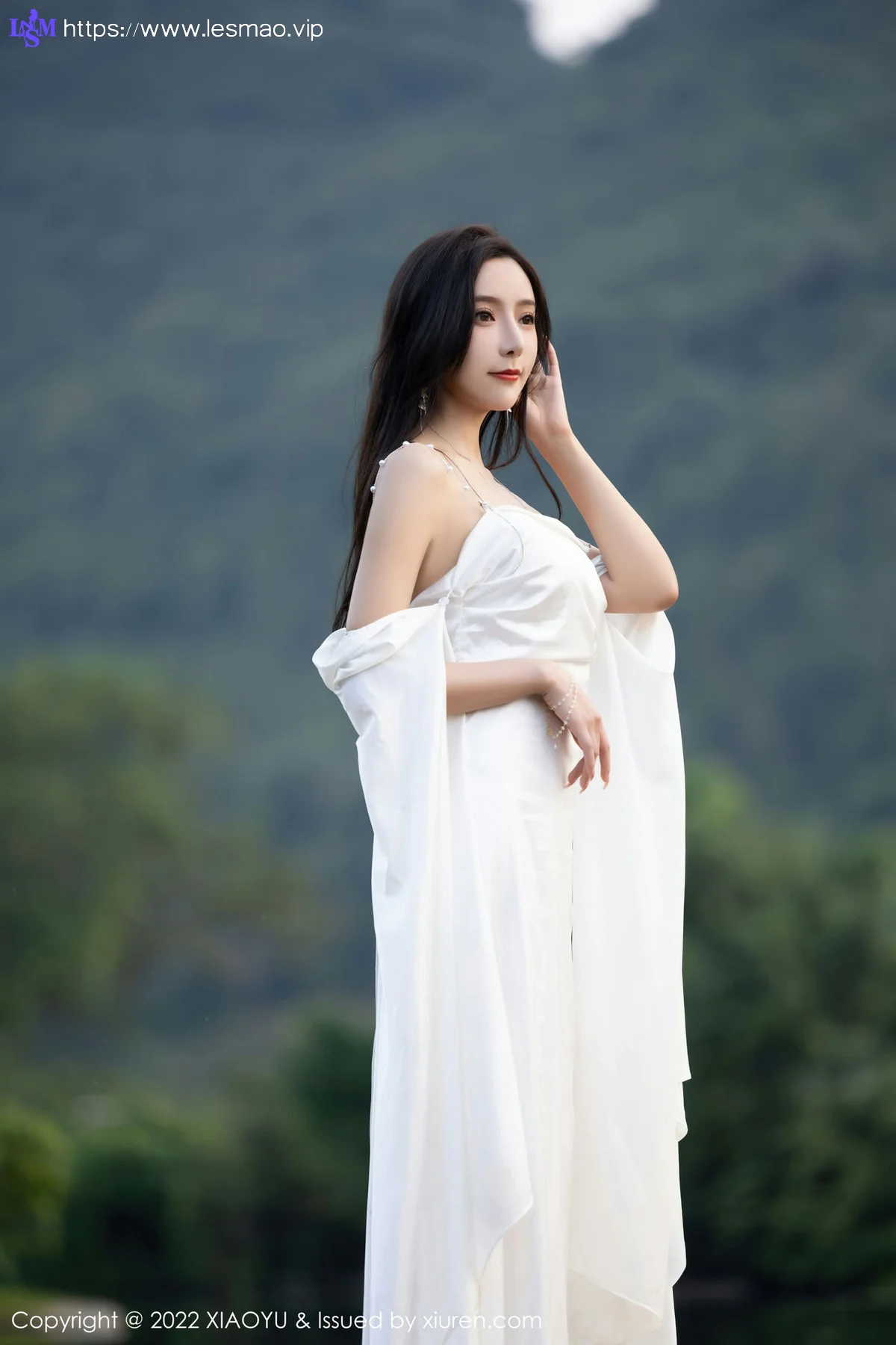 XIAOYU  语画界 Vol.884  王馨瑶yanni 蕾丝内衣户外场景杭州旅拍1 - 1