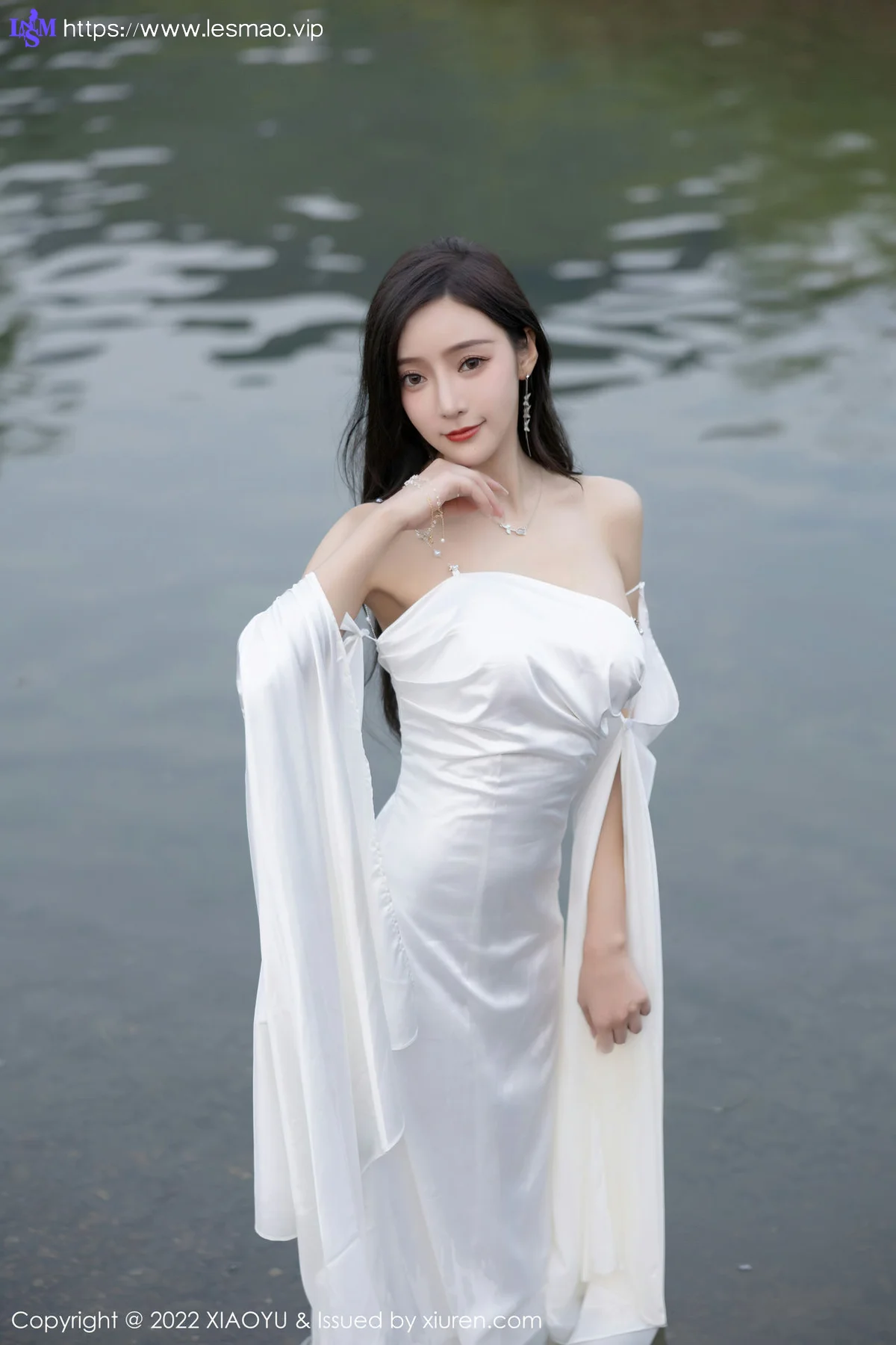 XIAOYU  语画界 Vol.884  王馨瑶yanni 蕾丝内衣户外场景杭州旅拍1 - 6