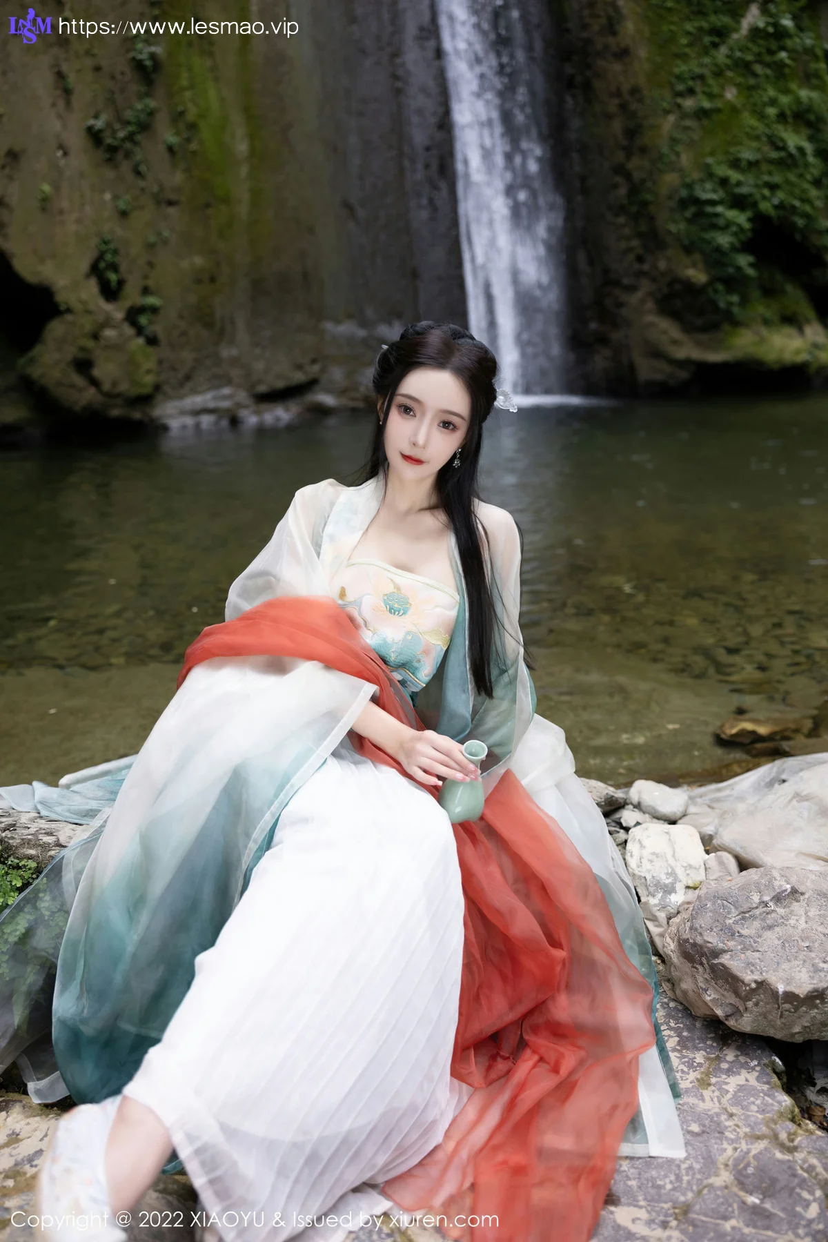XIAOYU  语画界 Vol.889  王馨瑶yanni 浅色古装户外场景杭州旅拍写真11 - 2