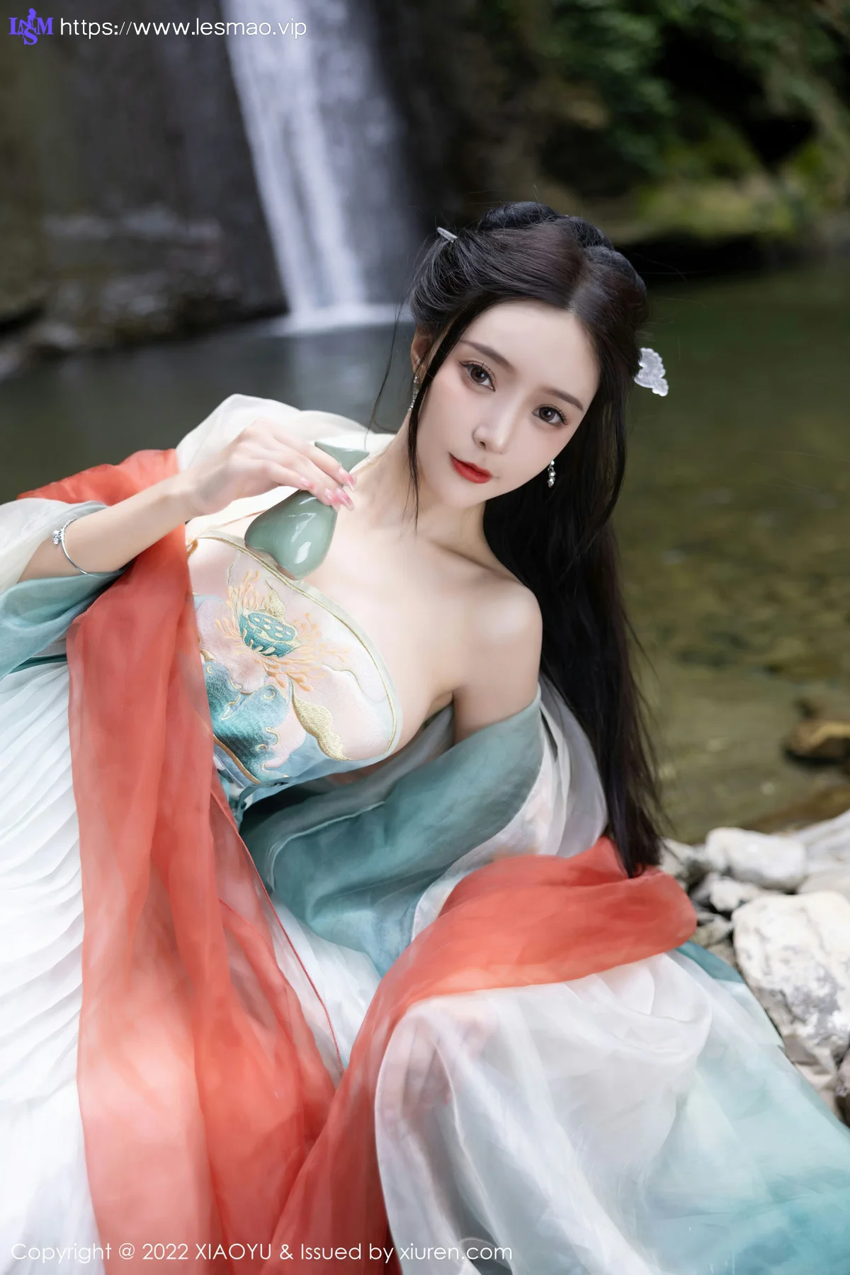 XIAOYU  语画界 Vol.889  王馨瑶yanni 浅色古装户外场景杭州旅拍写真11 - 6