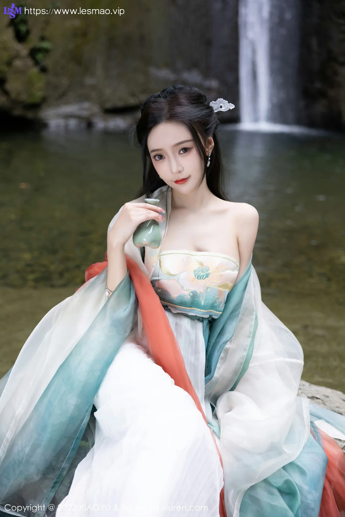XIAOYU  语画界 Vol.889  王馨瑶yanni 浅色古装户外场景杭州旅拍写真11 - 8