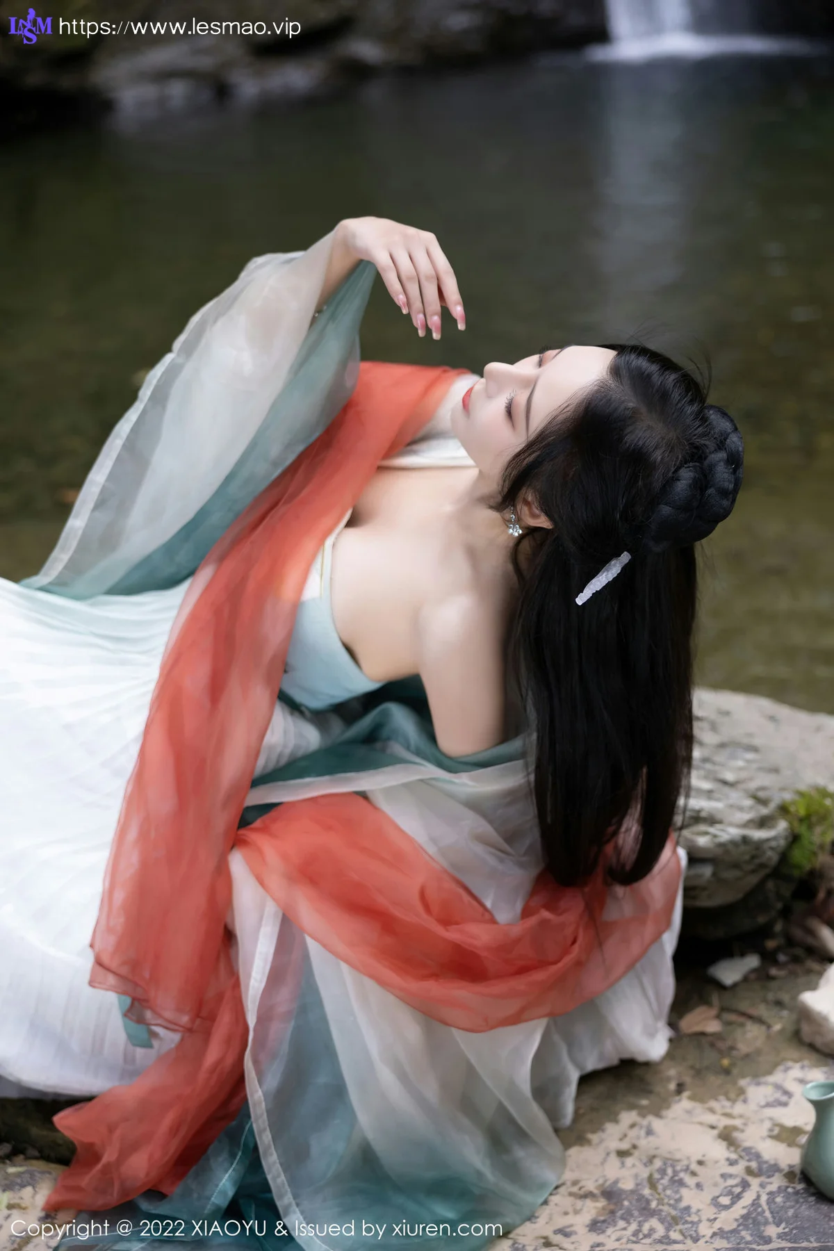 XIAOYU  语画界 Vol.889  王馨瑶yanni 浅色古装户外场景杭州旅拍写真11 - 9