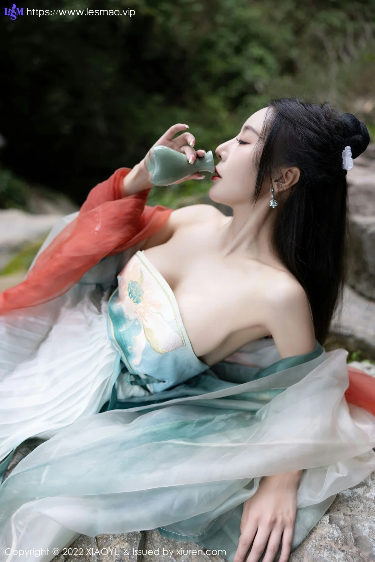 XIAOYU  语画界 Vol.889  王馨瑶yanni 浅色古装户外场景杭州旅拍写真11 - 6