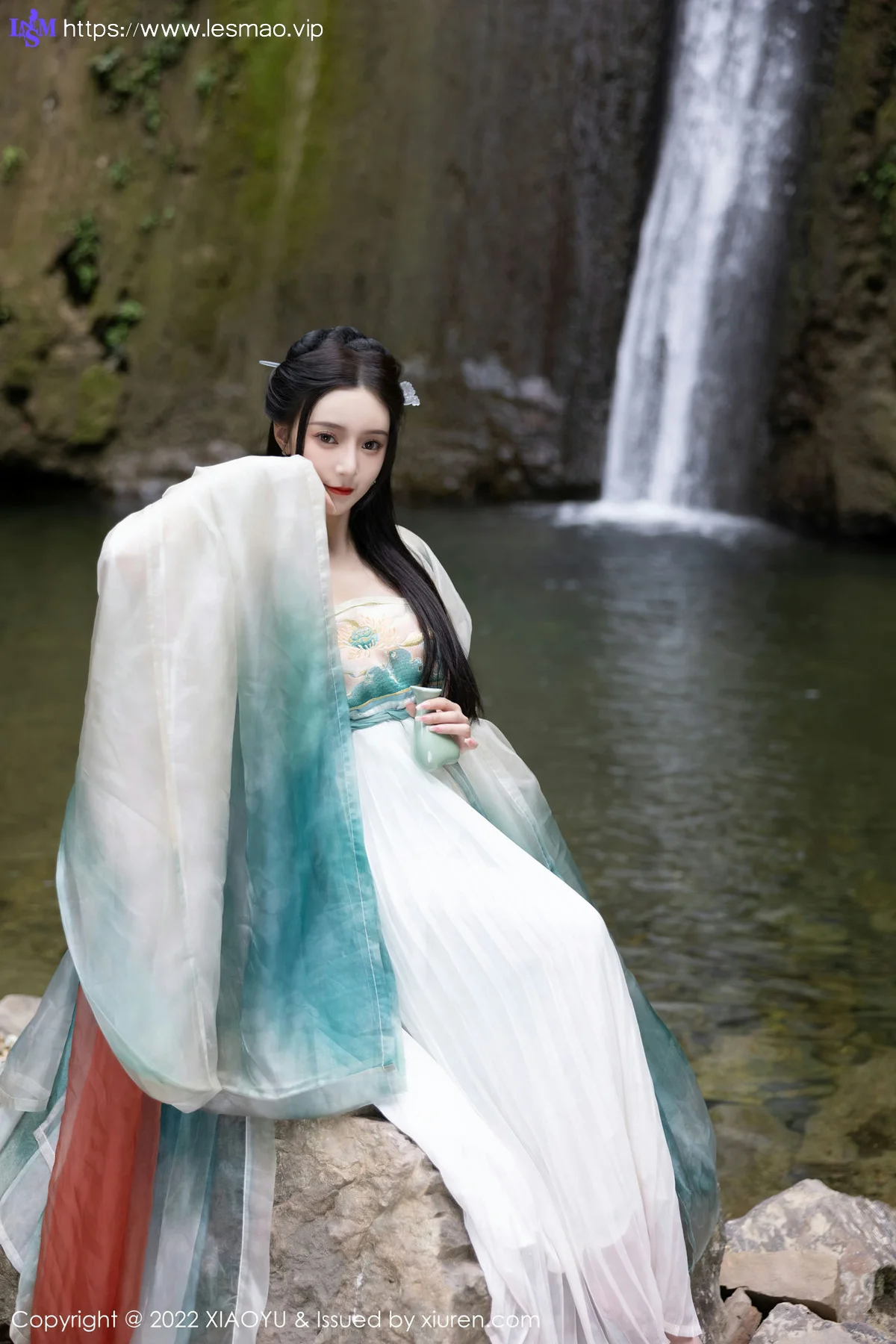 XIAOYU  语画界 Vol.889  王馨瑶yanni 浅色古装户外场景杭州旅拍写真11 - 8