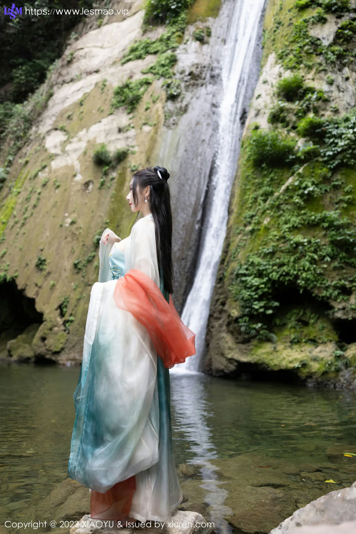 XIAOYU  语画界 Vol.889  王馨瑶yanni 浅色古装户外场景杭州旅拍写真11 - 10