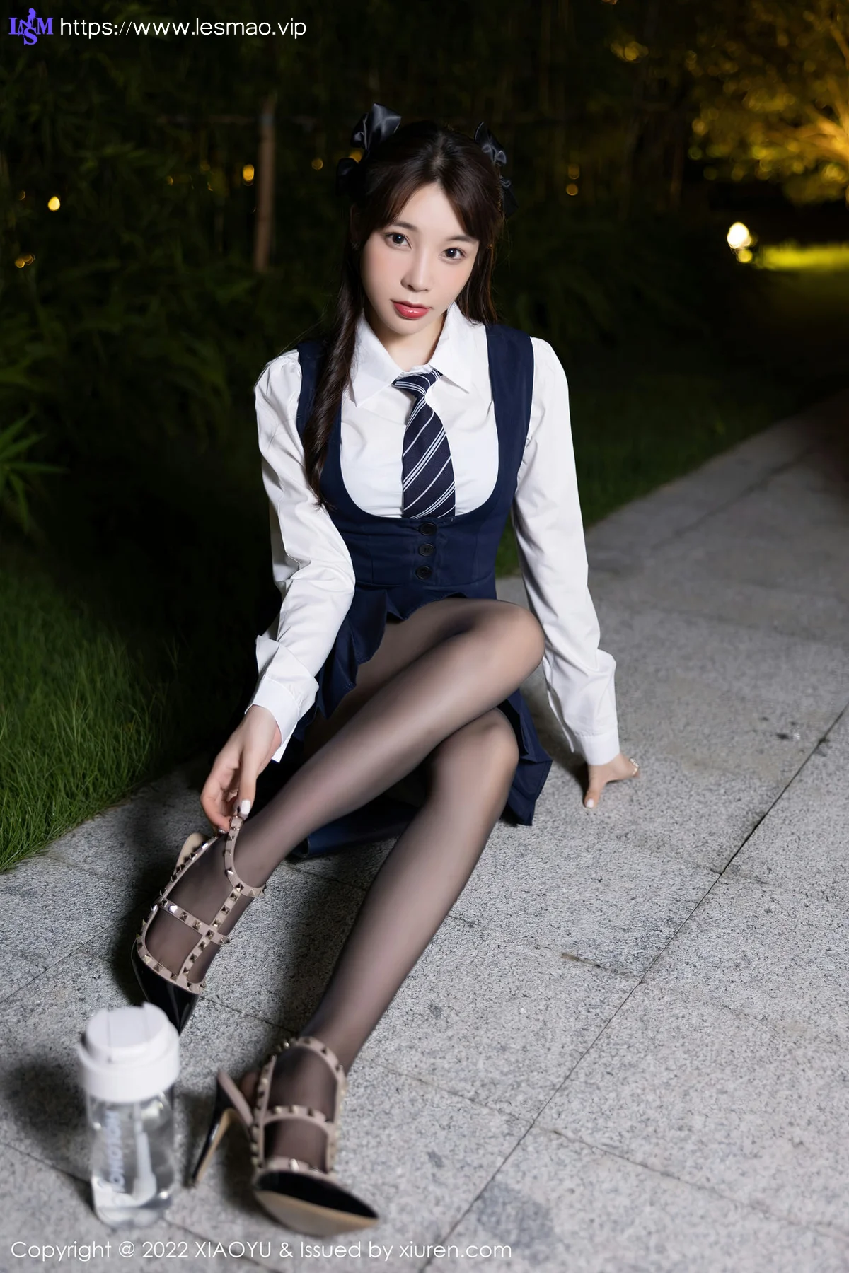 XIAOYU  语画界 Vol.894  徐莉芝Booty 爆乳背带裙性感写真1 - 7
