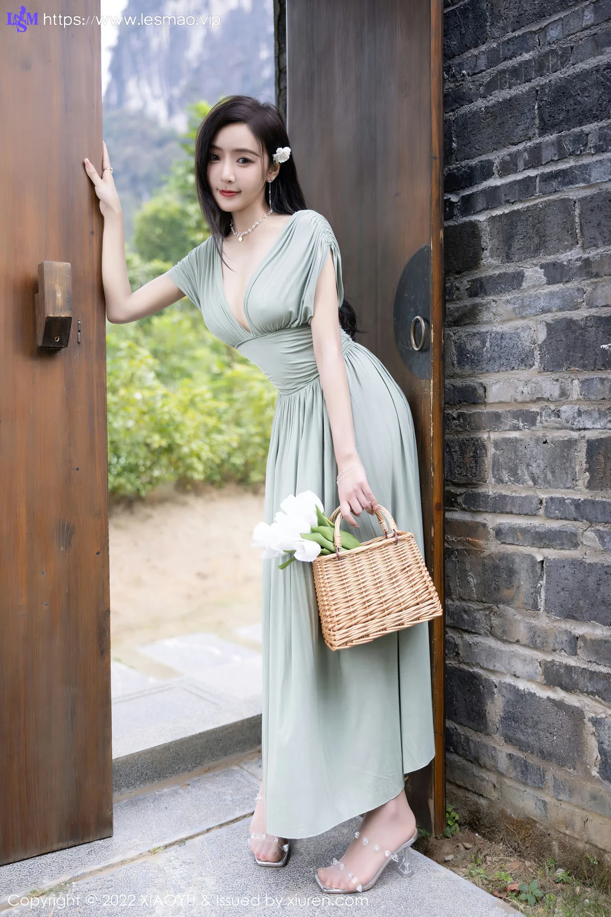 XIAOYU  语画界 Vol.896  王馨瑶yanni 白色比基尼杭州旅拍1 - 1