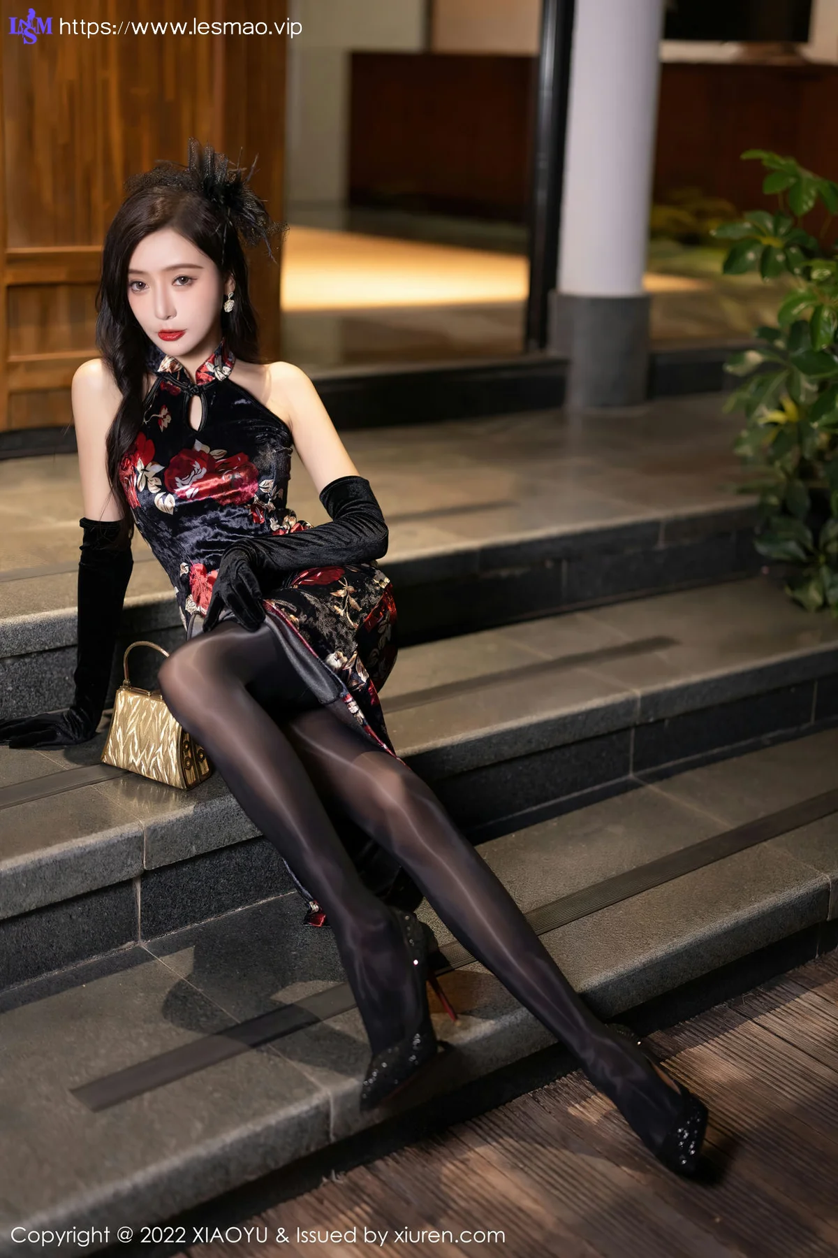 XIAOYU  语画界 Vol.909  王馨瑶yanni 魅惑黑丝杭州旅拍写真 - 10