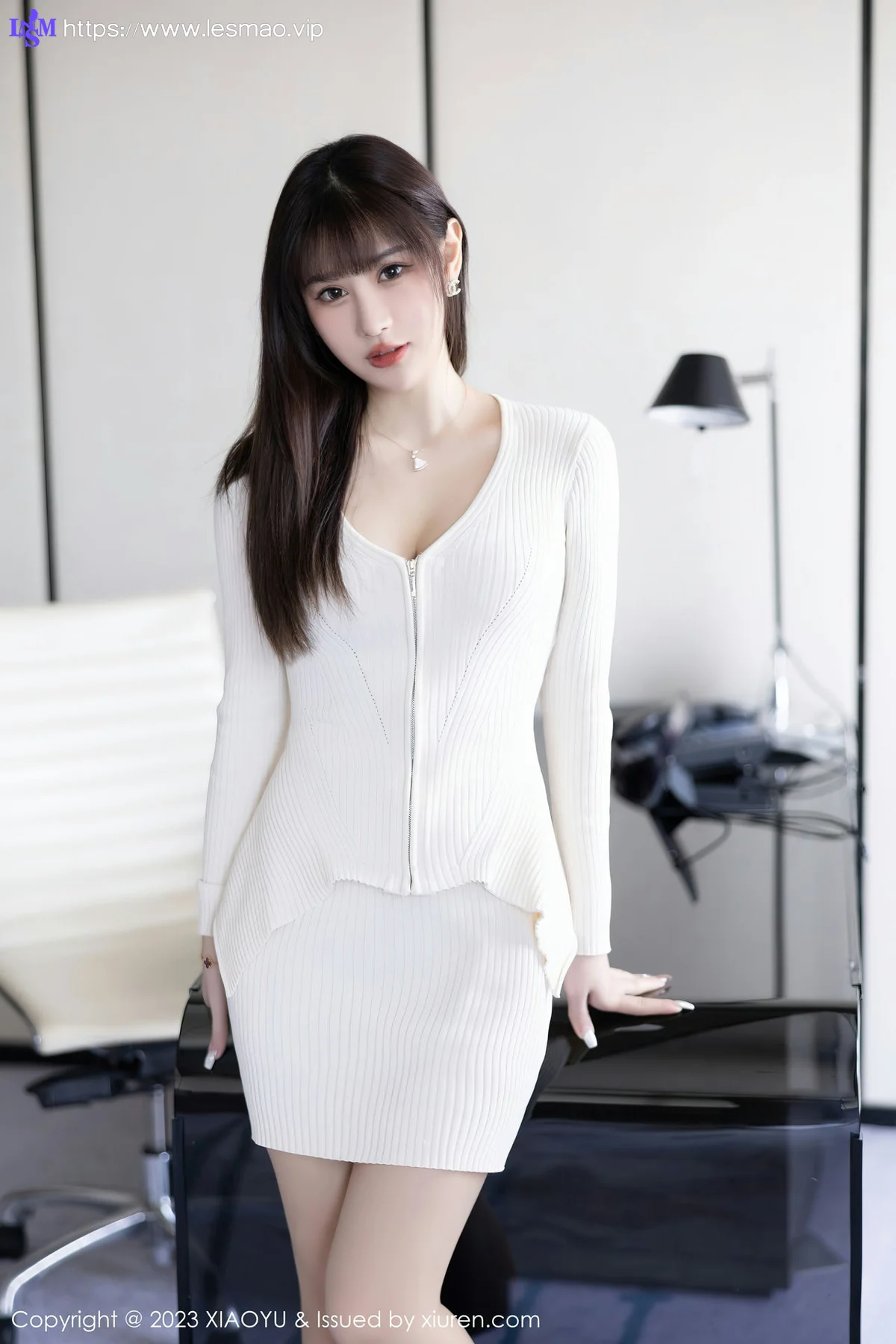 XIAOYU  语画界 Vol.966  张欣欣 爆乳短裙性感写真1 - 1