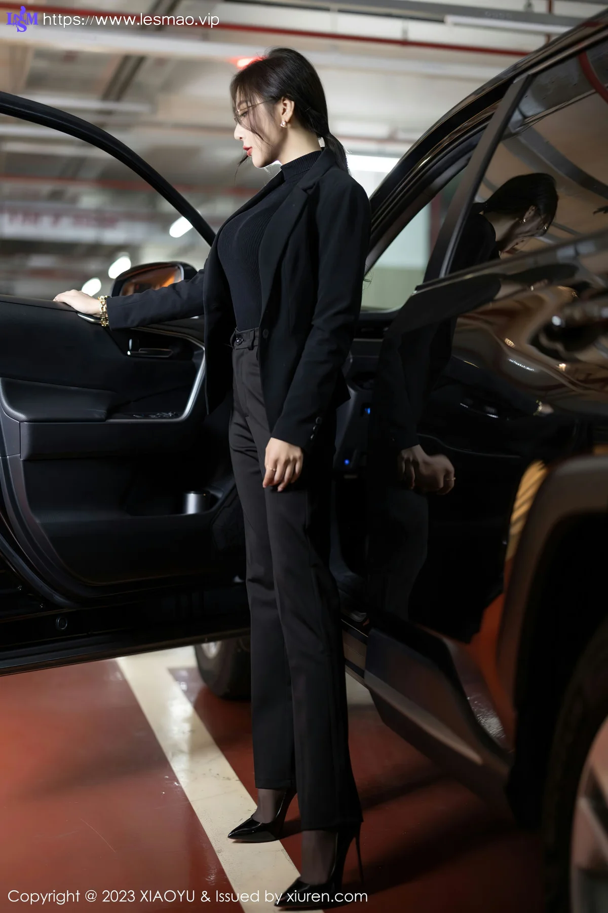 XIAOYU  语画界 Vol.974  王馨瑶yanni 黑色制服Ol性感写真11 - 5