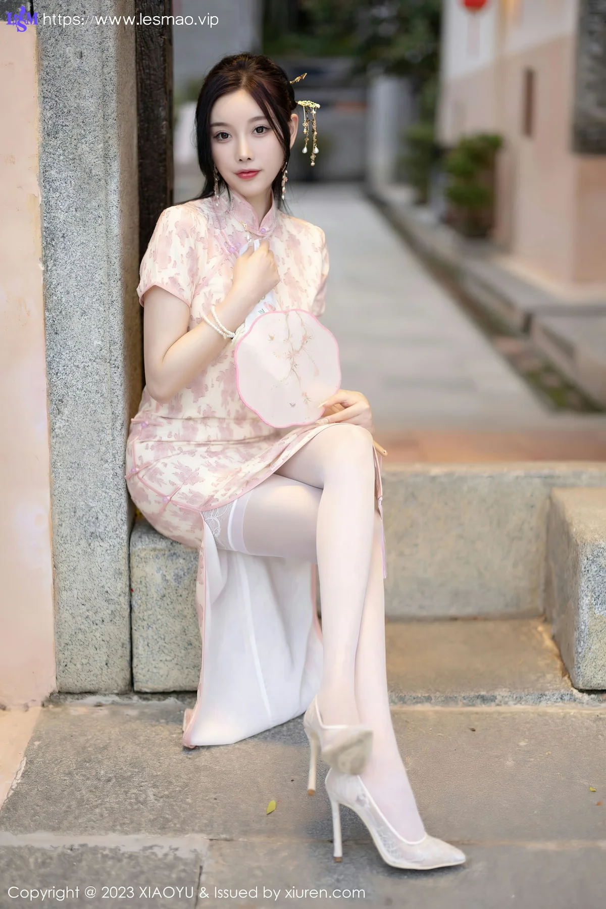 XIAOYU  语画界 Vol.993  杨晨晨Yome 浅色旗袍写真1 - 1
