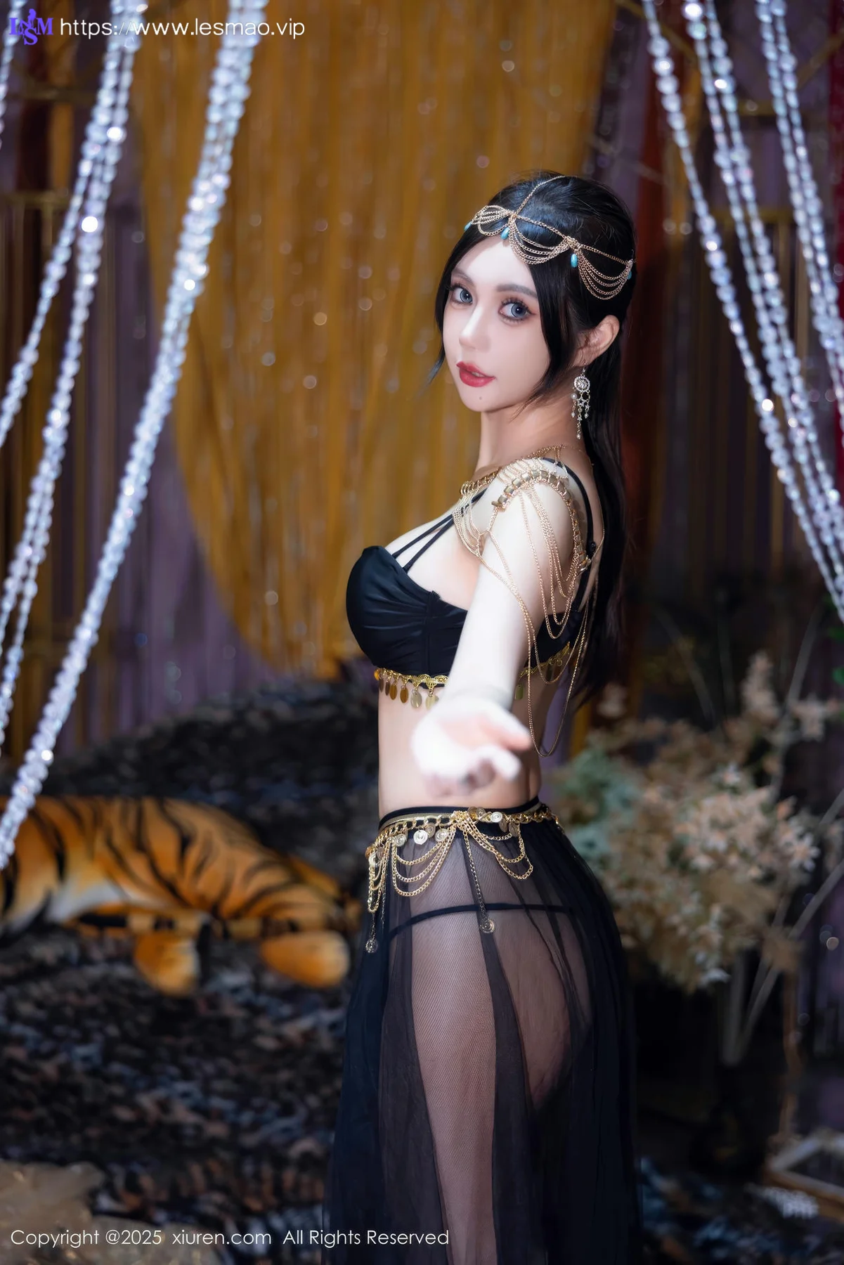 XiuRen 秀人 No.10018 绮里嘉ula 黑丝异域写真 - 4