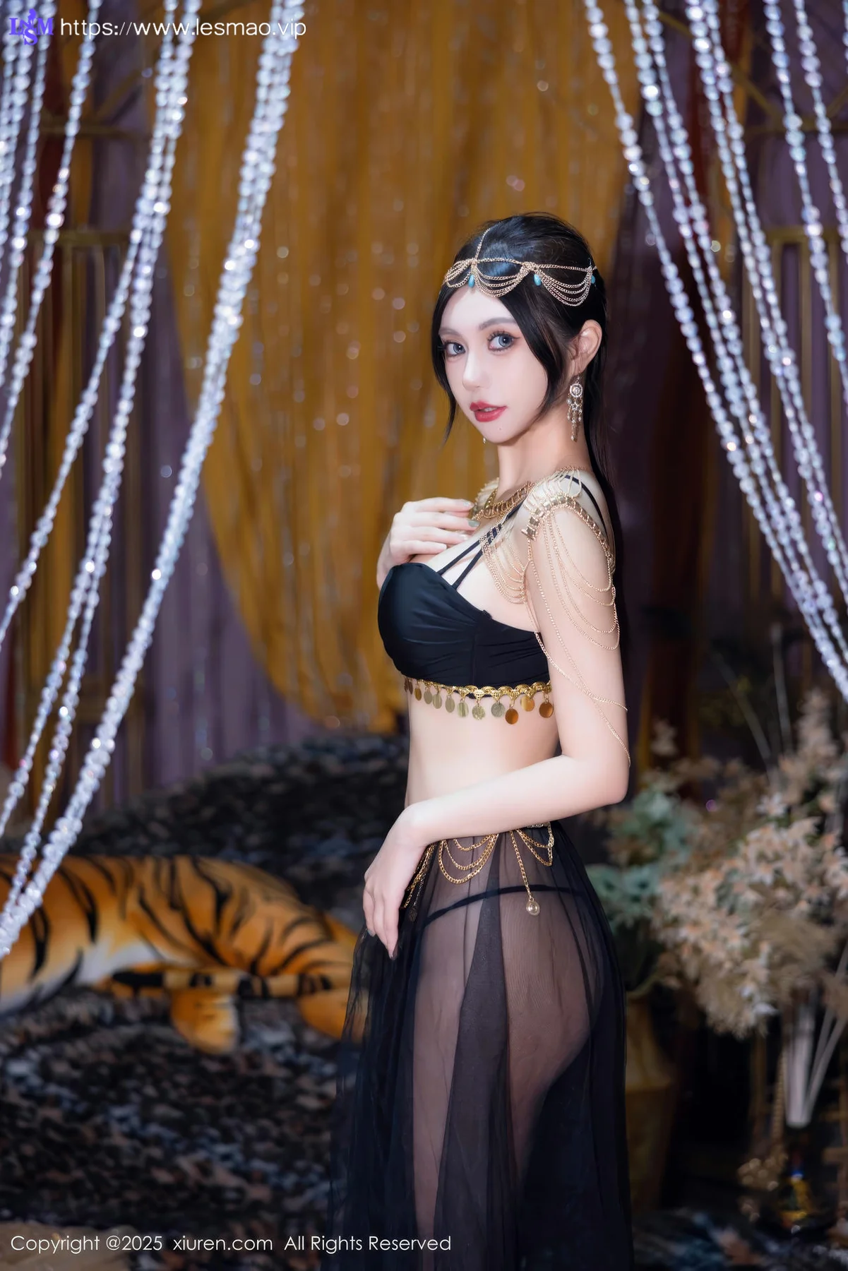 XiuRen 秀人 No.10018 绮里嘉ula 黑丝异域写真 - 5