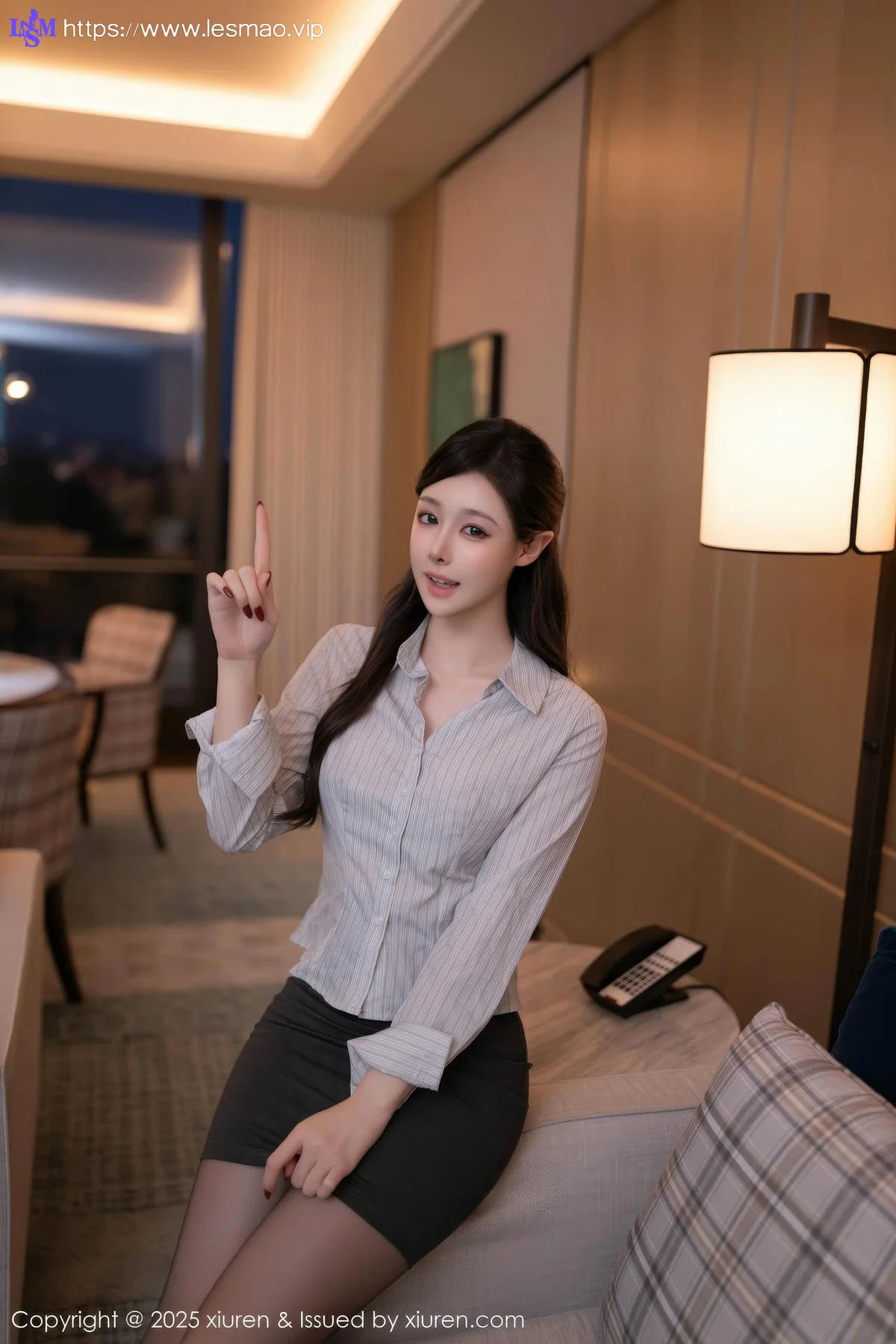XiuRen 秀人 No.10022 小逗逗 制服ol短裙 - 9