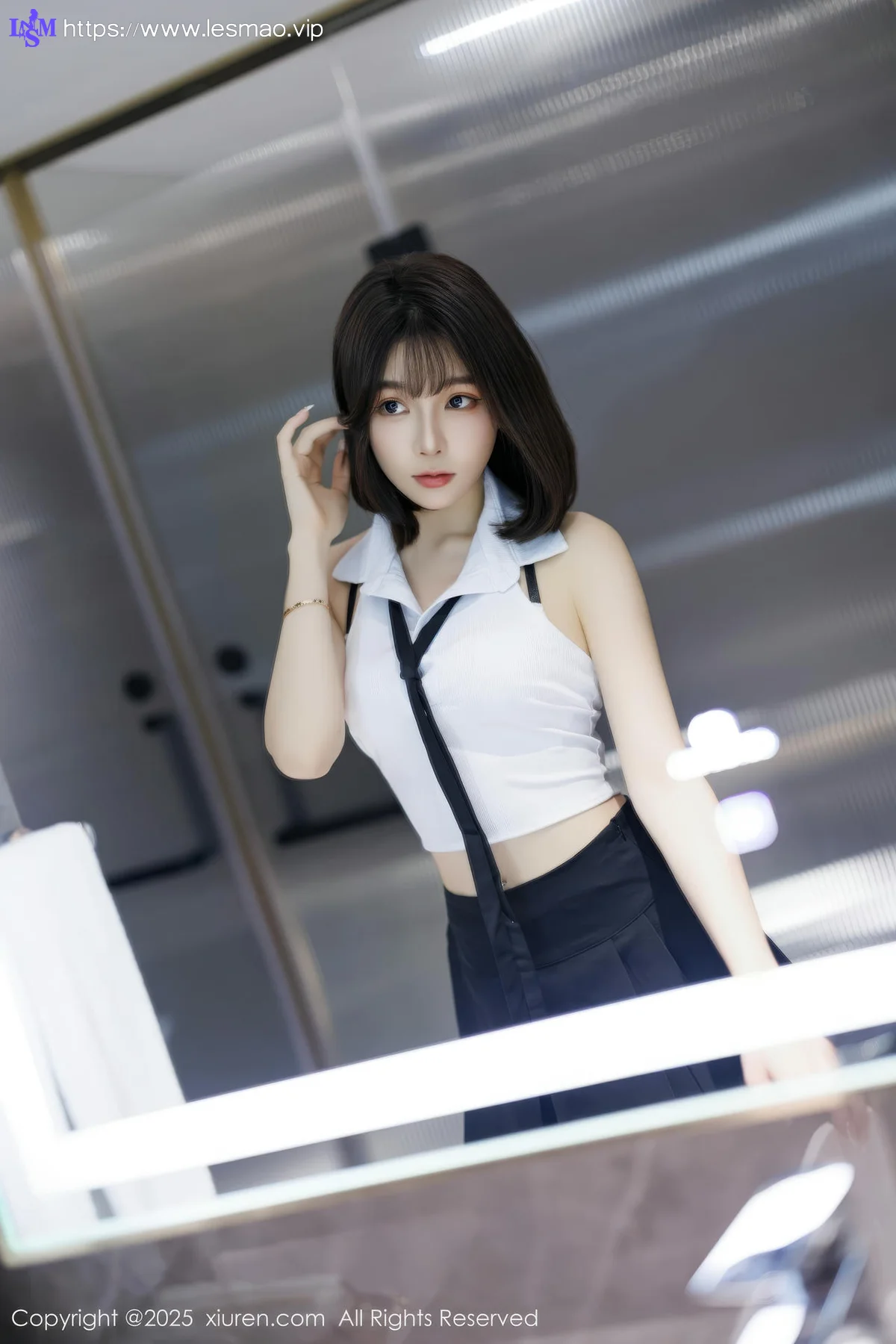 XiuRen 秀人 No.10048 徐莉芝Booty 香肩美腿短裙 - 2
