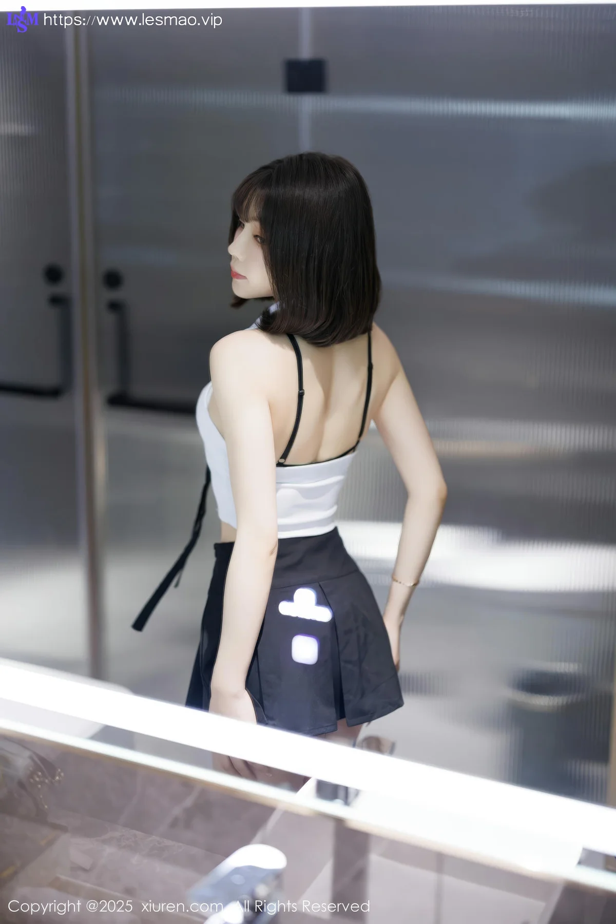 XiuRen 秀人 No.10048 徐莉芝Booty 香肩美腿短裙 - 3