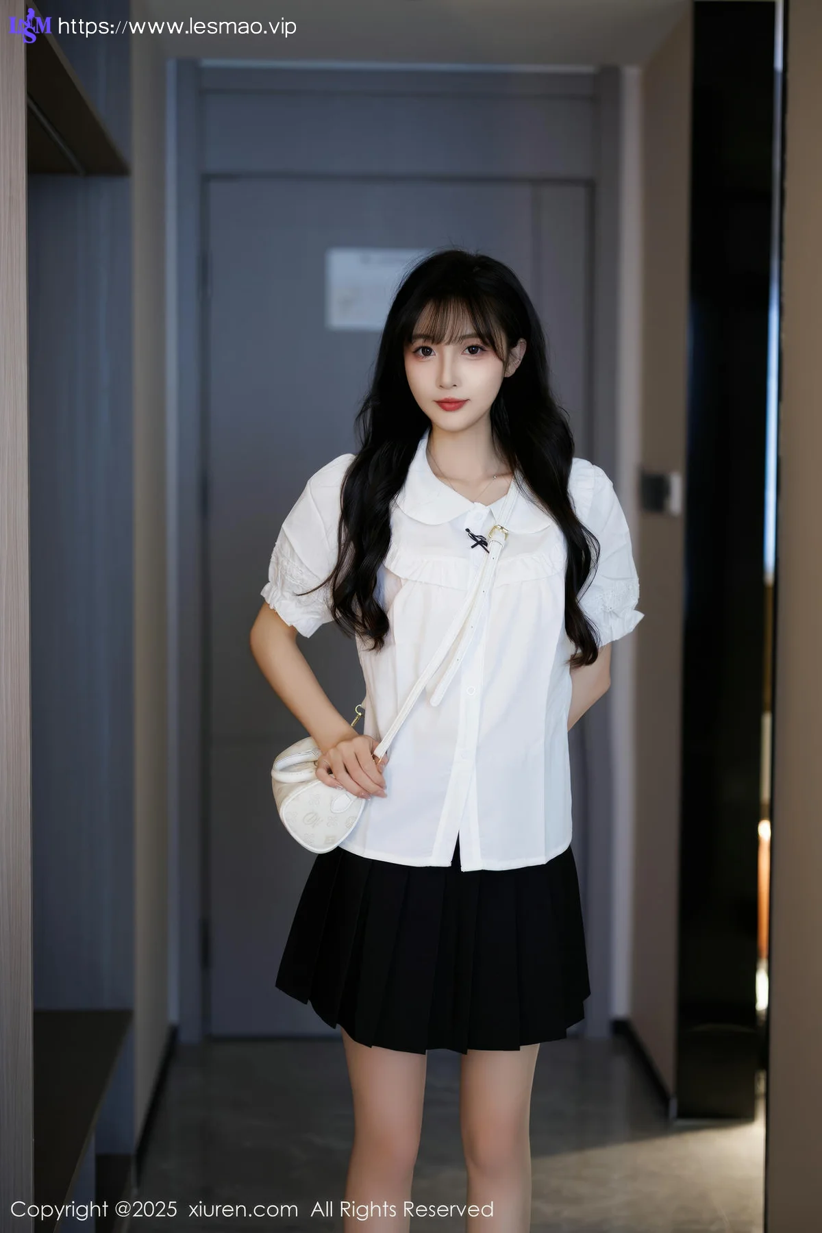 XiuRen 秀人 No.10067 樱桃小阑子 白丝美腿少女 - 1