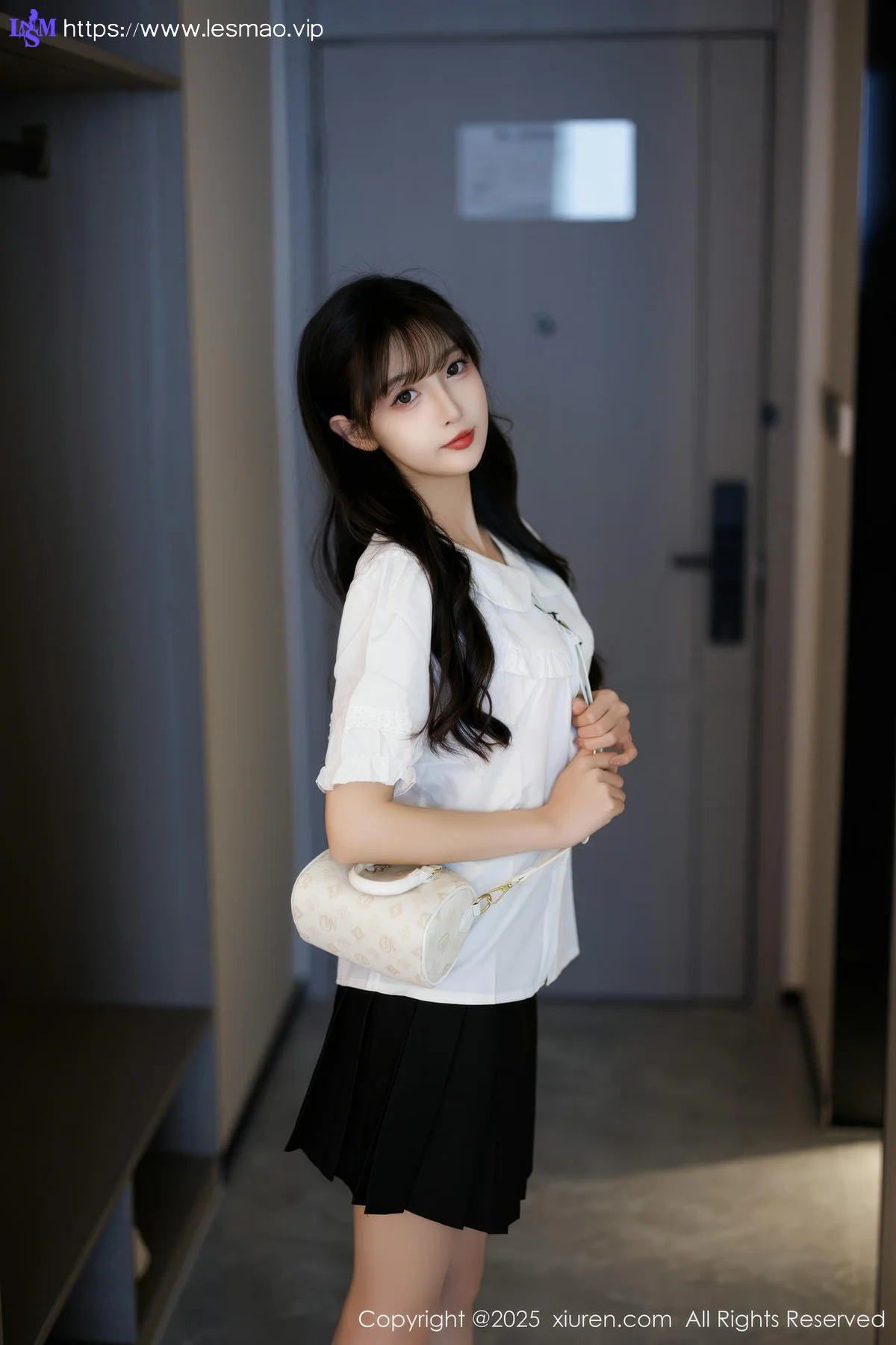 XiuRen 秀人 No.10067 樱桃小阑子 白丝美腿少女 - 3