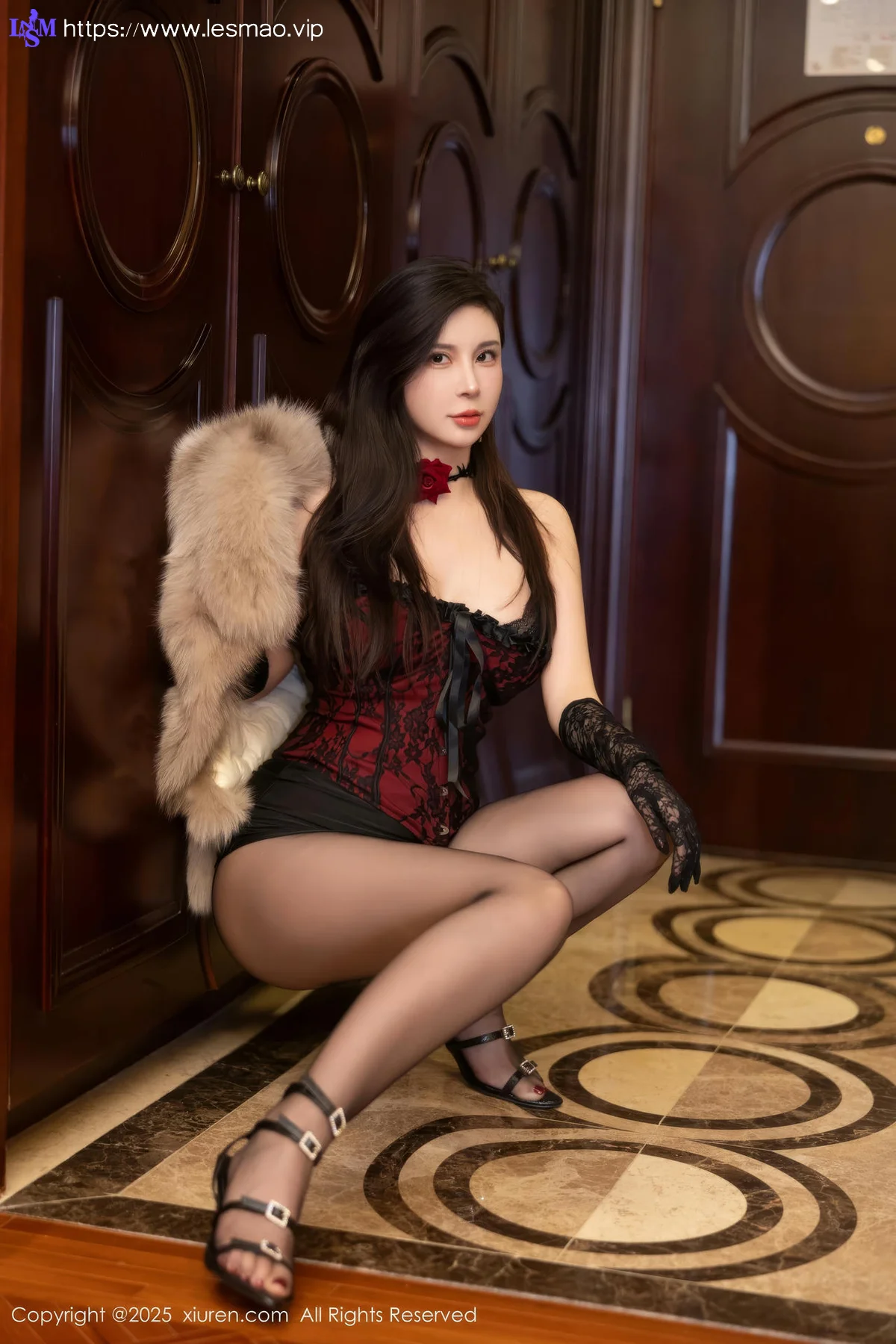 XiuRen 秀人 No.10130 小蛮妖Yummy 黑丝蕾丝美腿高跟 - 2