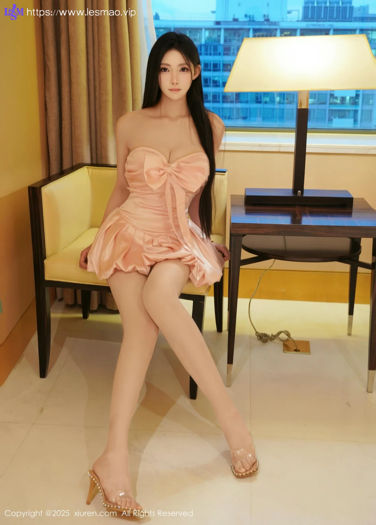 XiuRen 秀人 No.10147 雪见 粉色连衣短裙白色丝袜 - 2