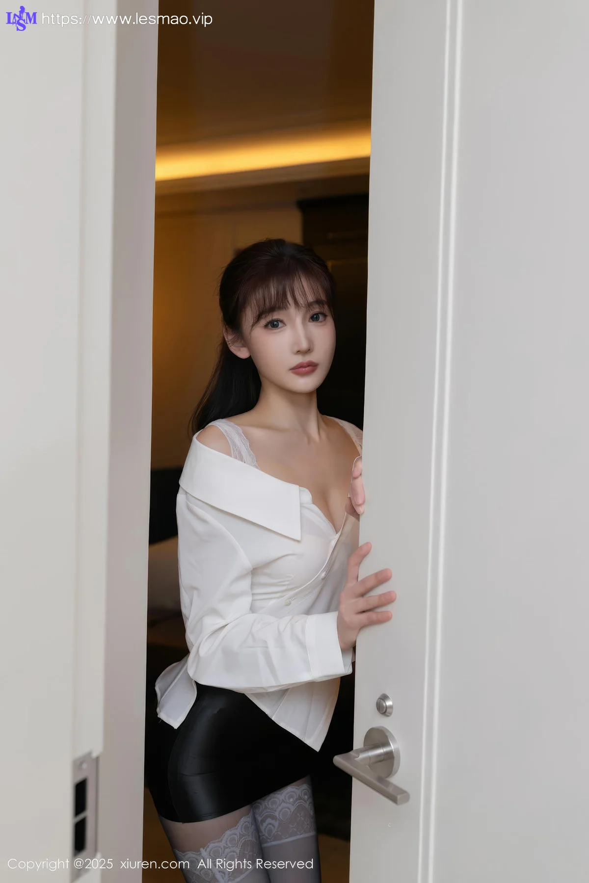 XiuRen 秀人 No.10166 陆萱萱 白色衬衫黑丝， - 2