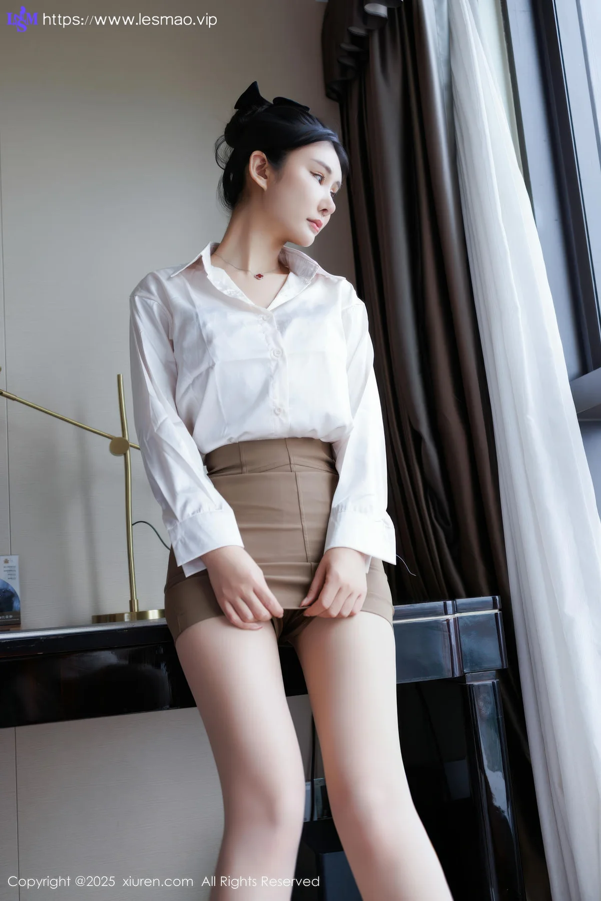XiuRen 秀人 No.10543 艺艺yiyi  诱人丝袜短裙 - 3