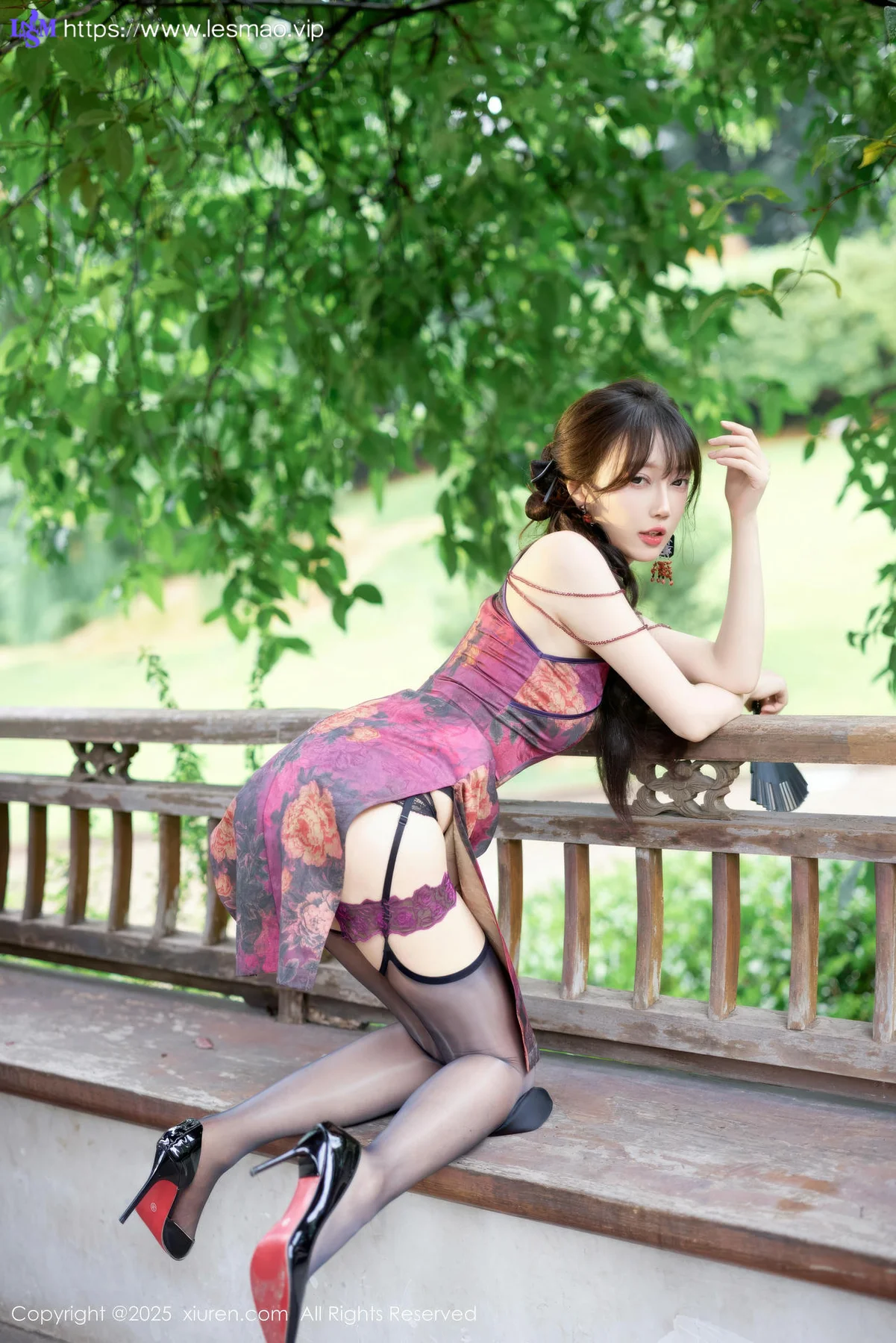 XiuRen 秀人 No.10593 玥儿玥er 紫色旗袍街拍高跟 - 4