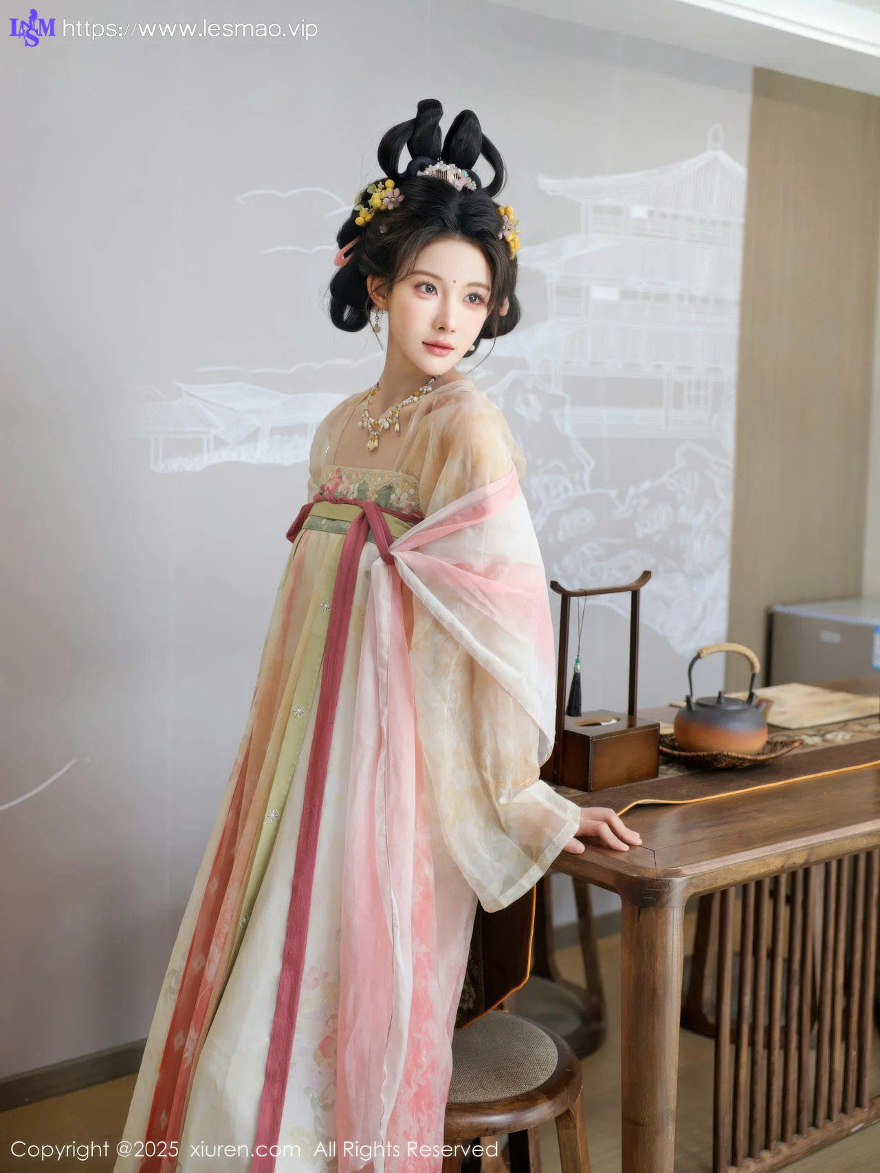XiuRen 秀人 No.10645 梨霜儿 浅色古装服饰拍摄 - 3