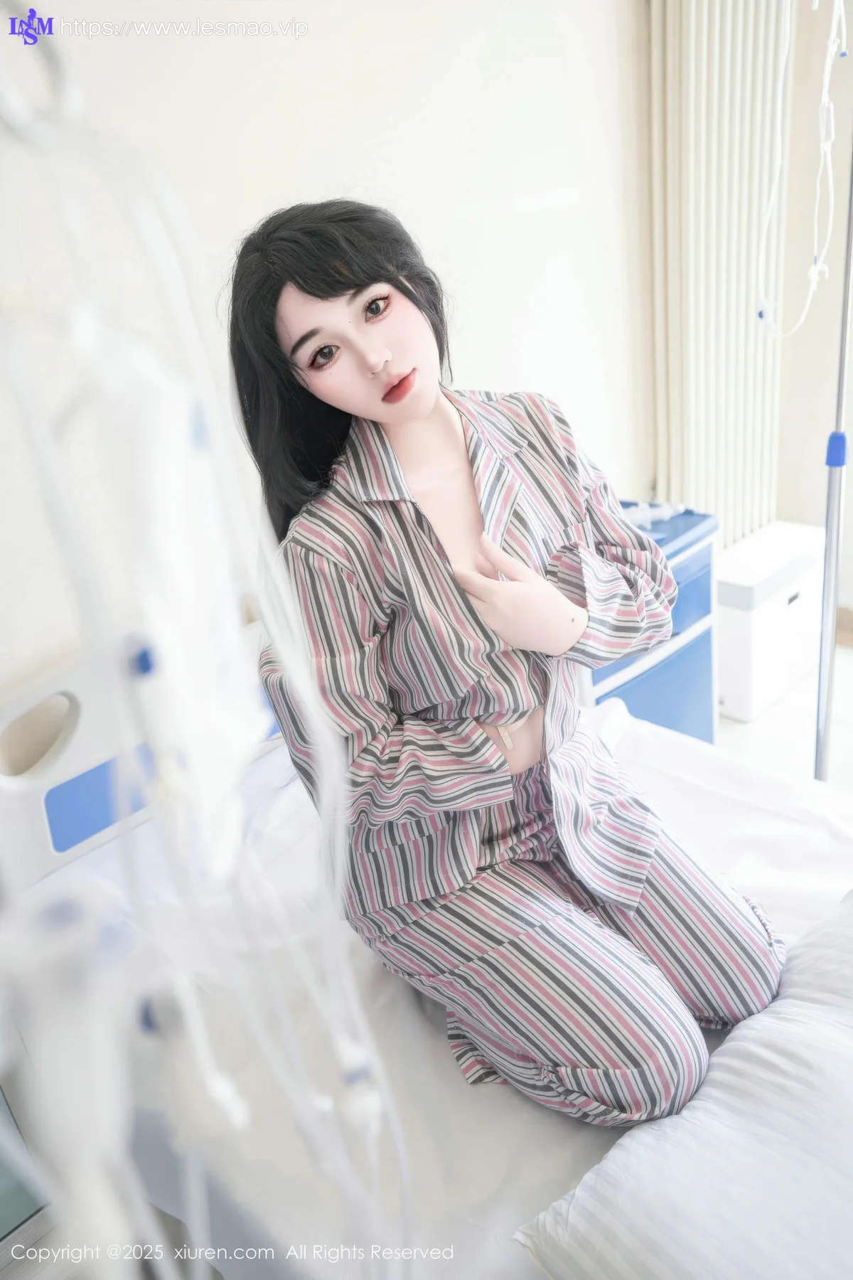 XiuRen 秀人 No.10648 汐汐爱吃草莓 安定医院里的小躁动 - 10