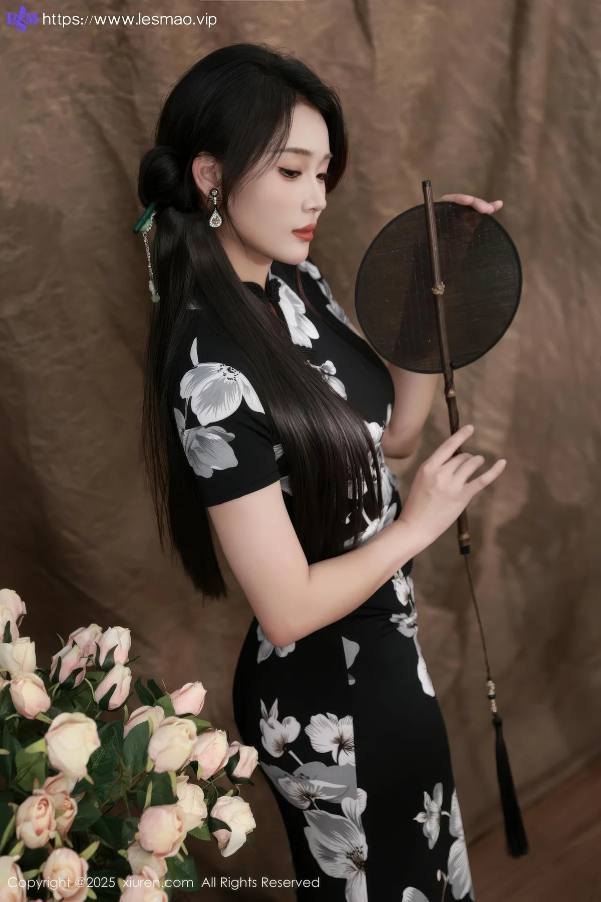 XiuRen 秀人 No.10655 南乔 黑色旗袍紫色情趣内衣 - 1
