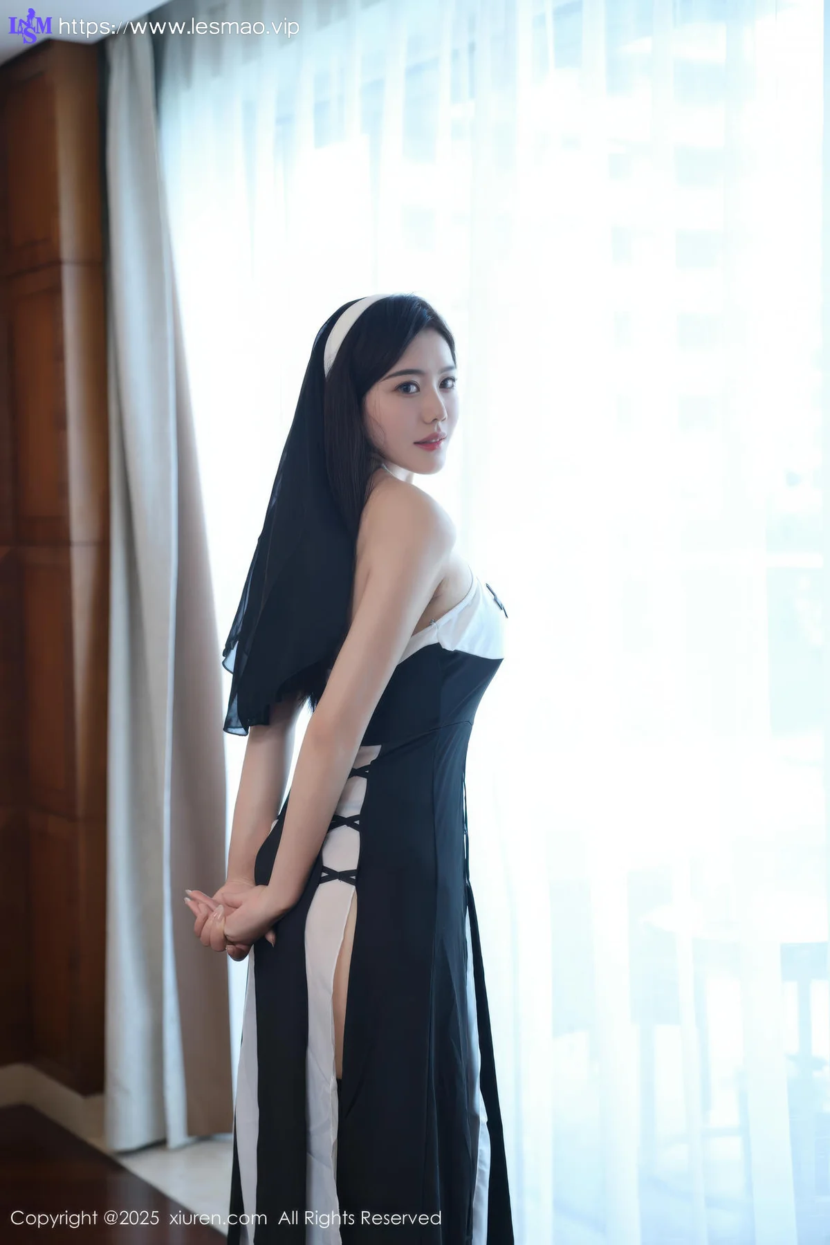 XiuRen 秀人 No.10690 白薇薇vcvc 性感黑白修女服饰 - 8