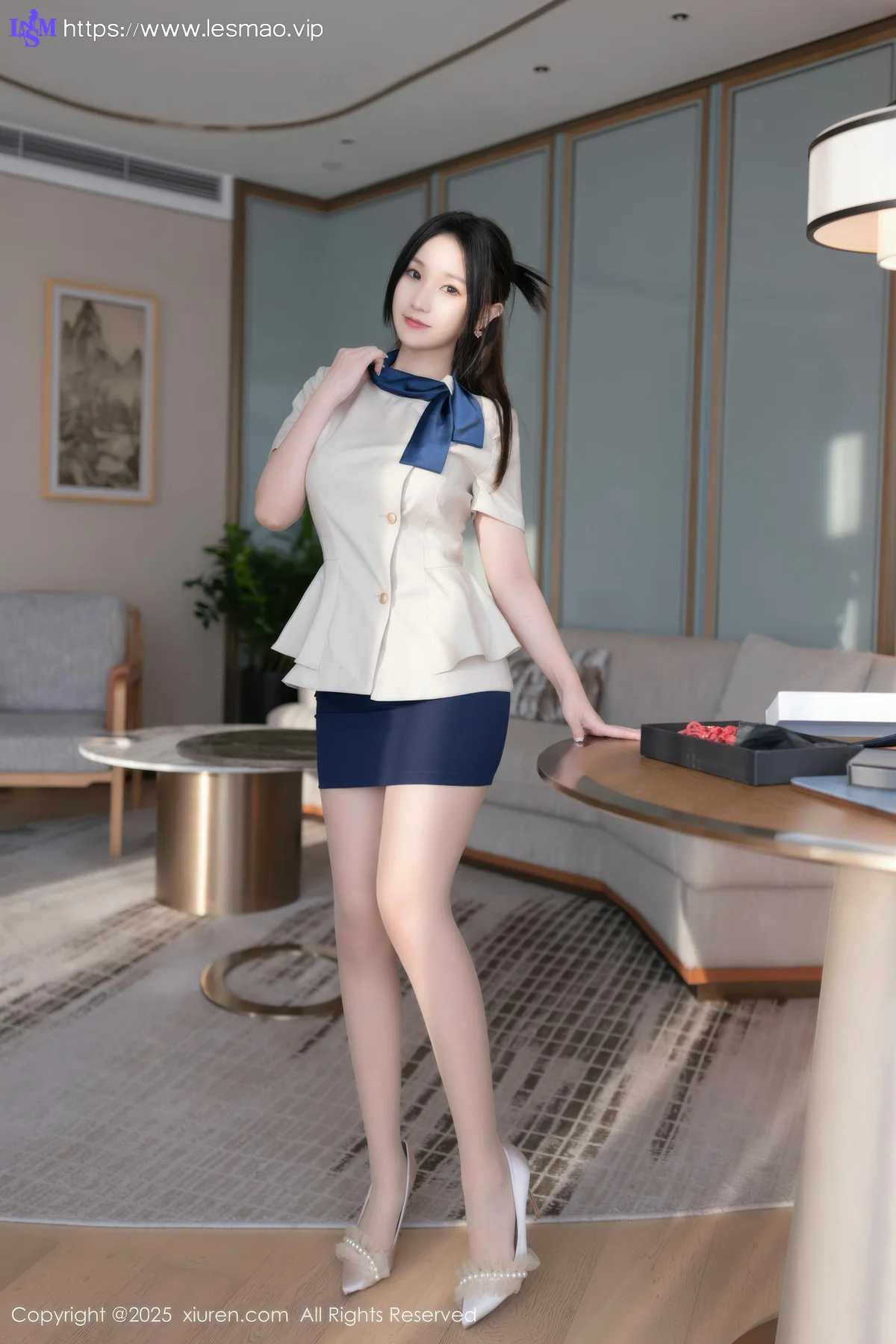 XiuRen 秀人 No.10697 杏子Yada 诱人肉色丝袜 - 4