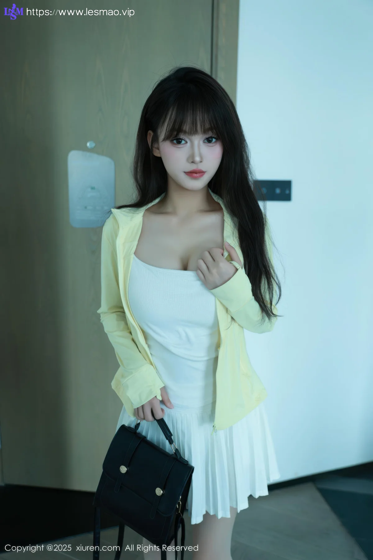 XiuRen 秀人 No.10702 糯咪 白色短裙白色丝袜 - 2