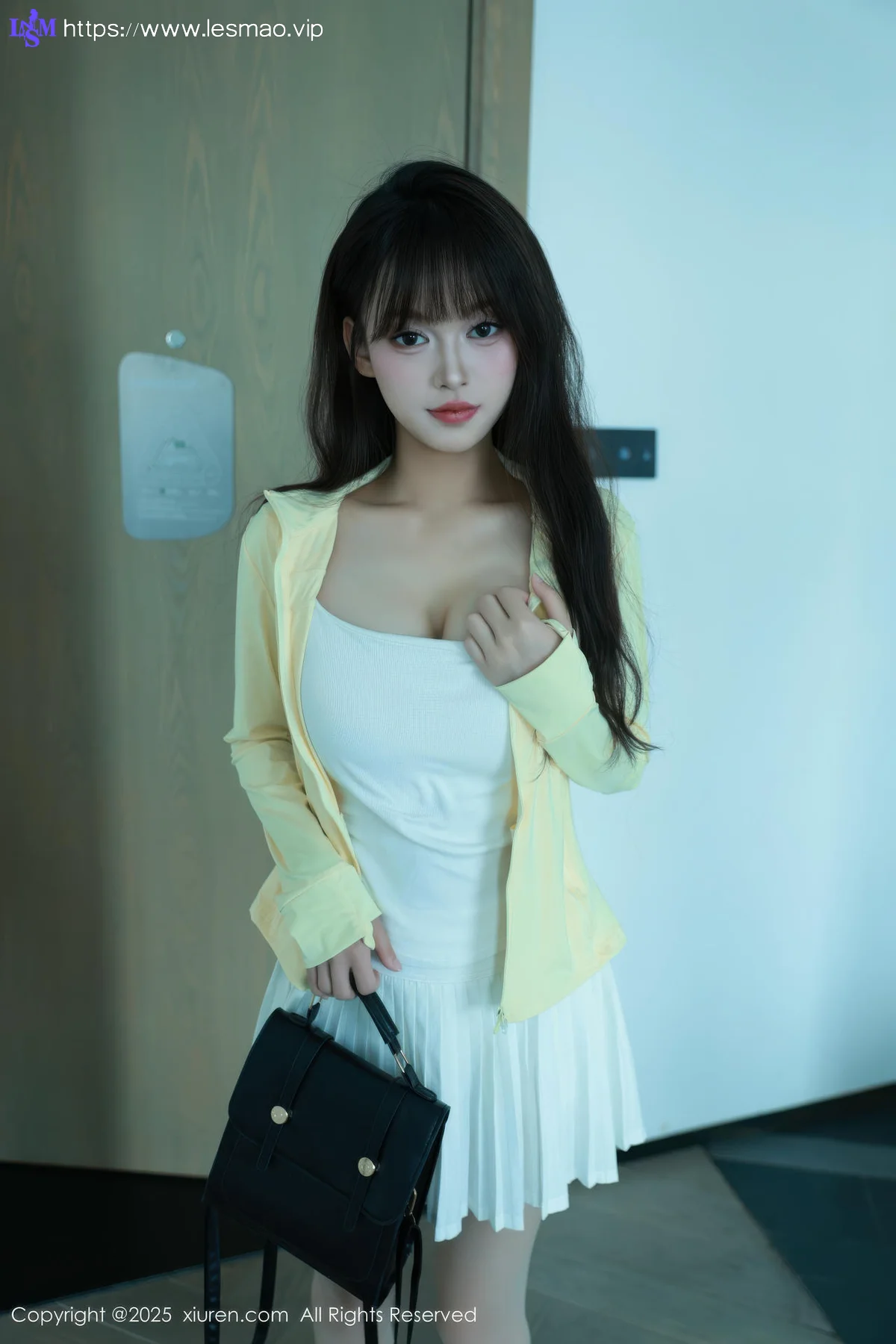 XiuRen 秀人 No.10702 糯咪 白色短裙白色丝袜 - 3