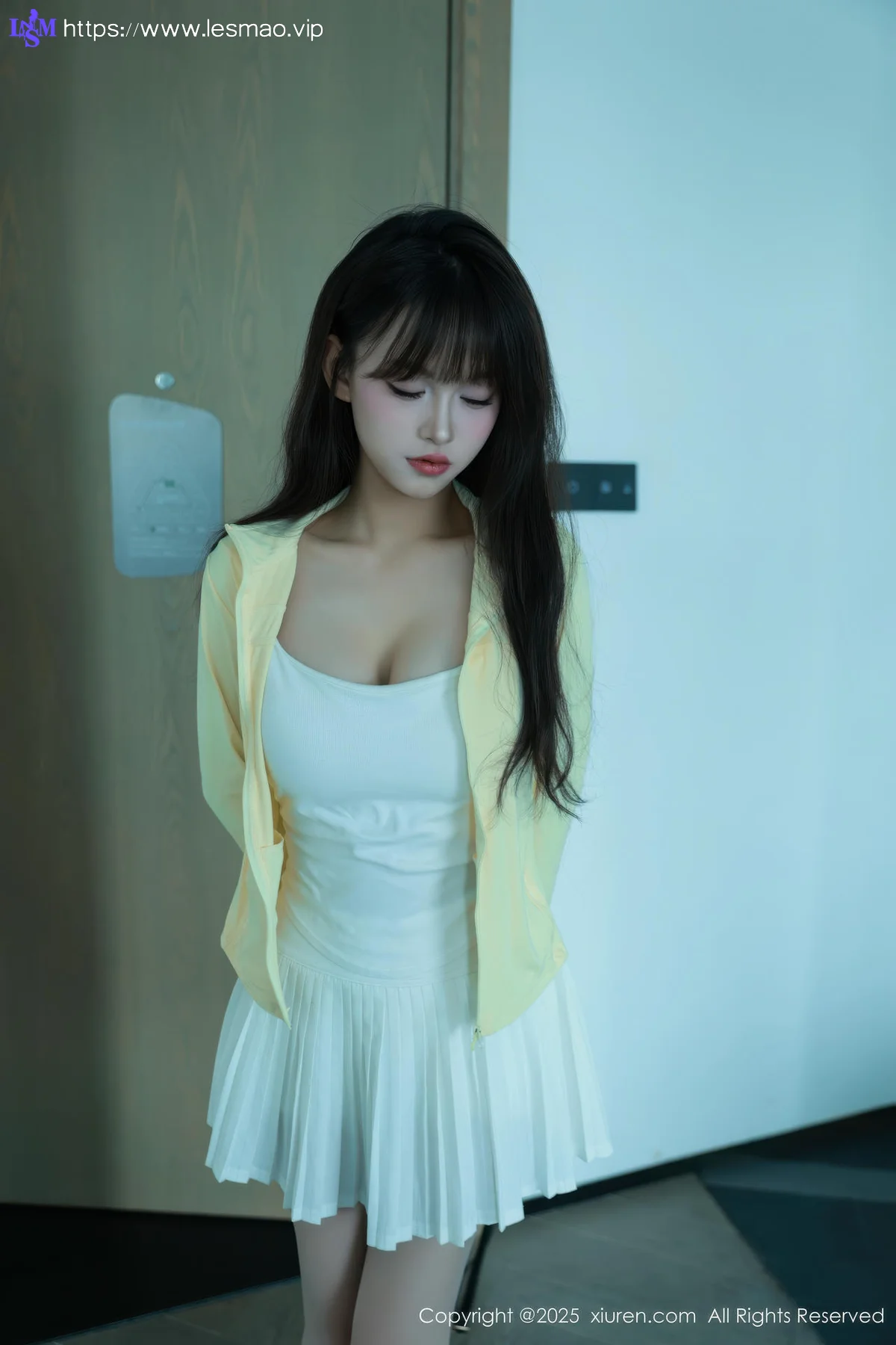 XiuRen 秀人 No.10702 糯咪 白色短裙白色丝袜 - 4