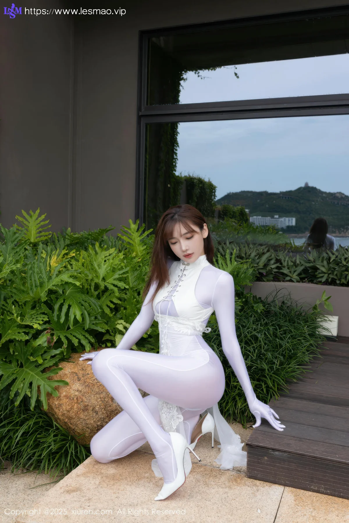 XiuRen 秀人 No.10704 陆萱萱 性感白旗袍 - 5