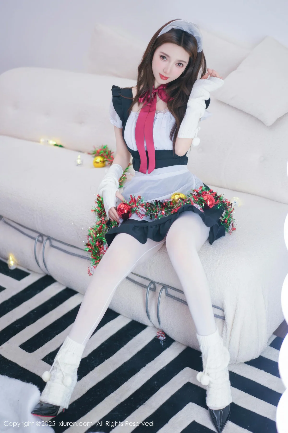XiuRen 秀人 No.11152 Twins桃桃 性感女仆装扮 - 1