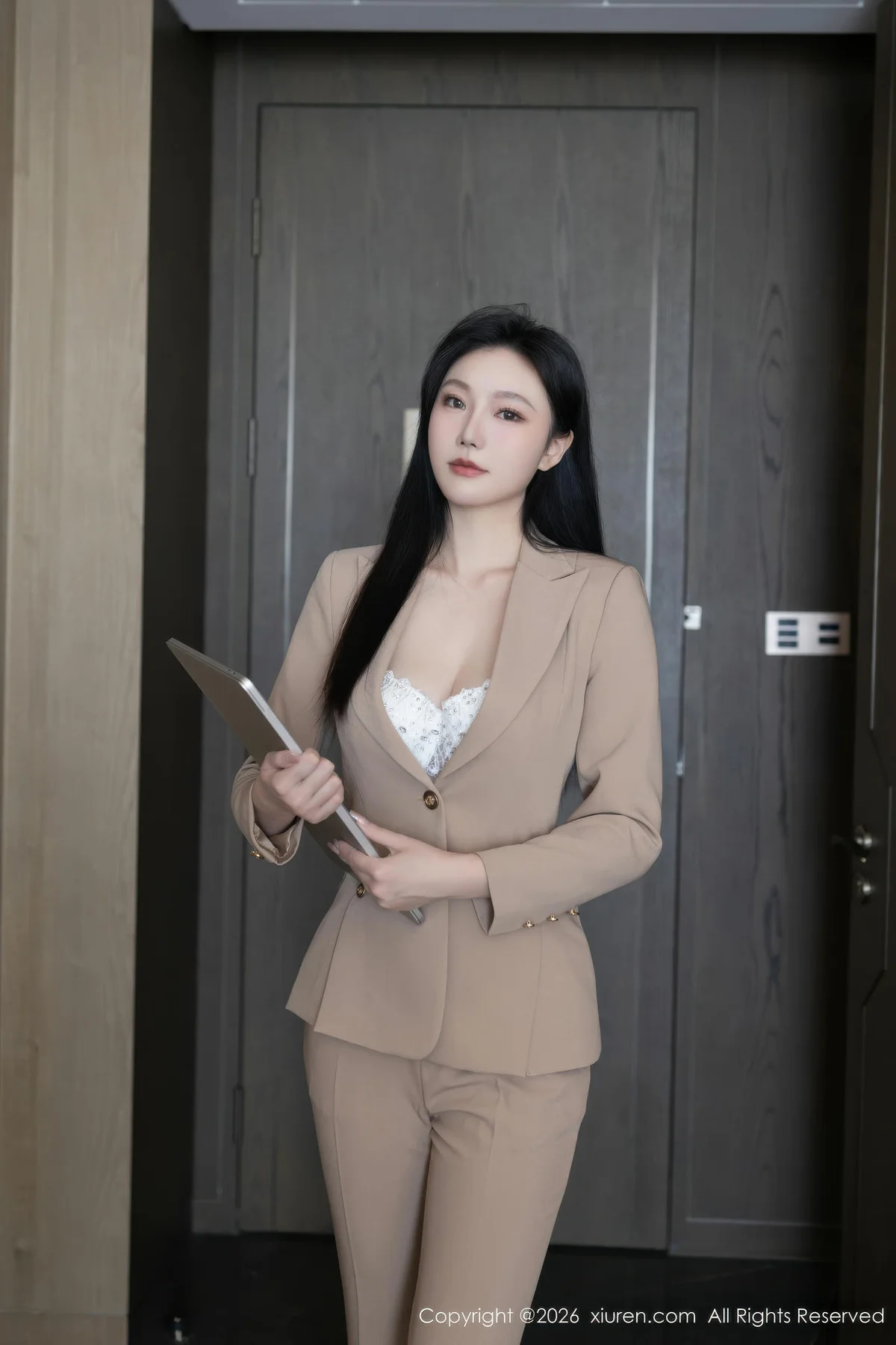 XiuRen 秀人 No.11282 安然anran 米色西服肉丝 - 1