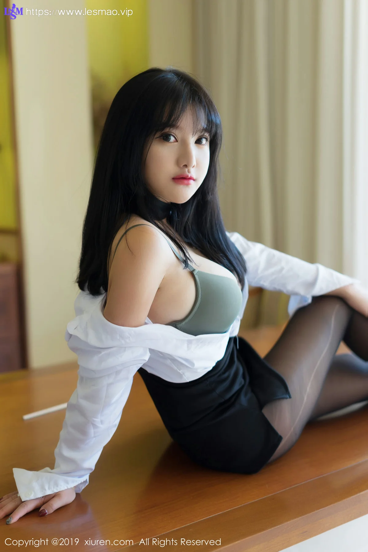 XiuRen 秀人 No.1653 小尤奈 秘书黑丝富国岛旅拍 - 8