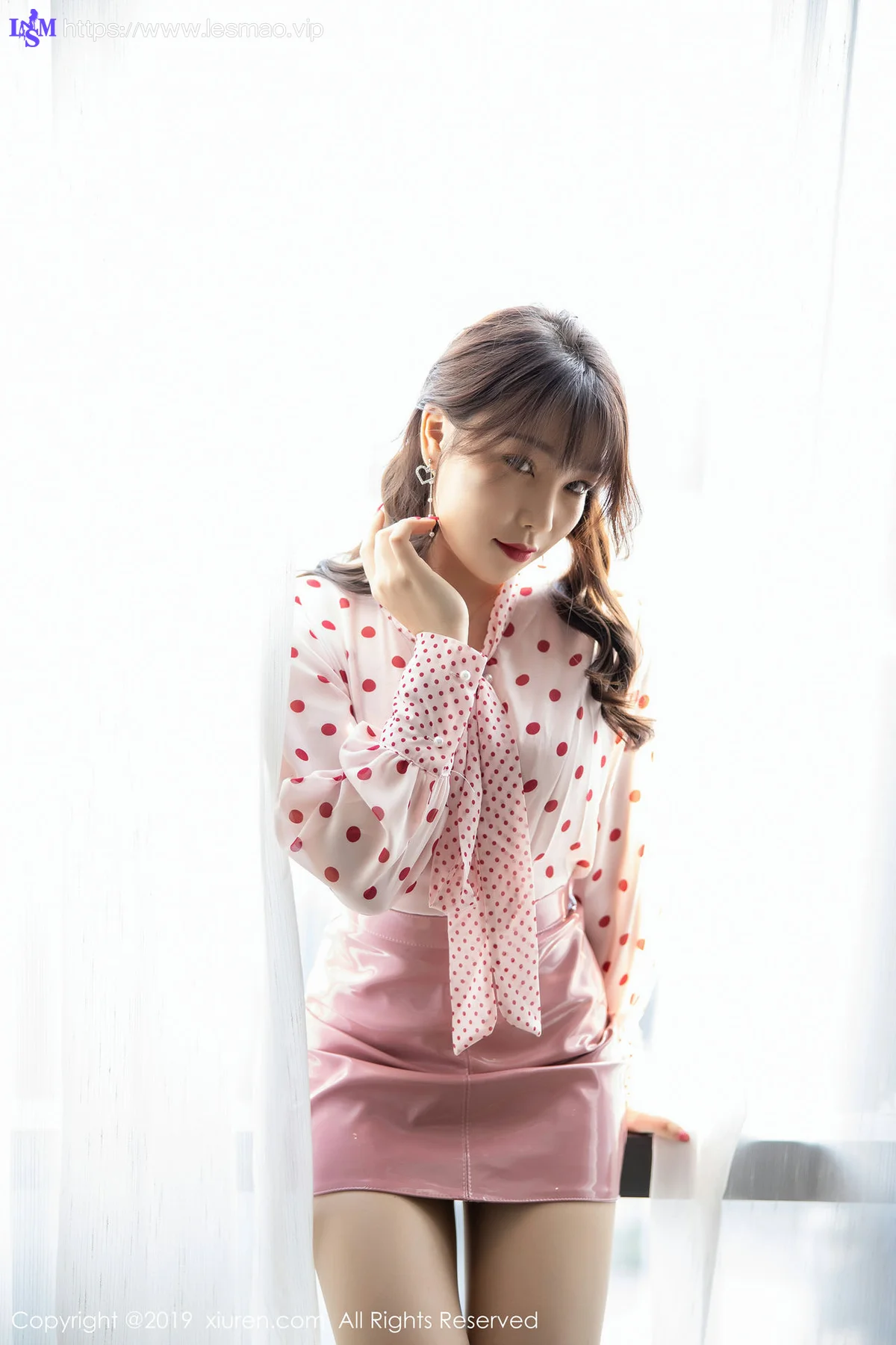 XiuRen 秀人 No.1742 粉色88P职业装扮 芝芝Booty - 1